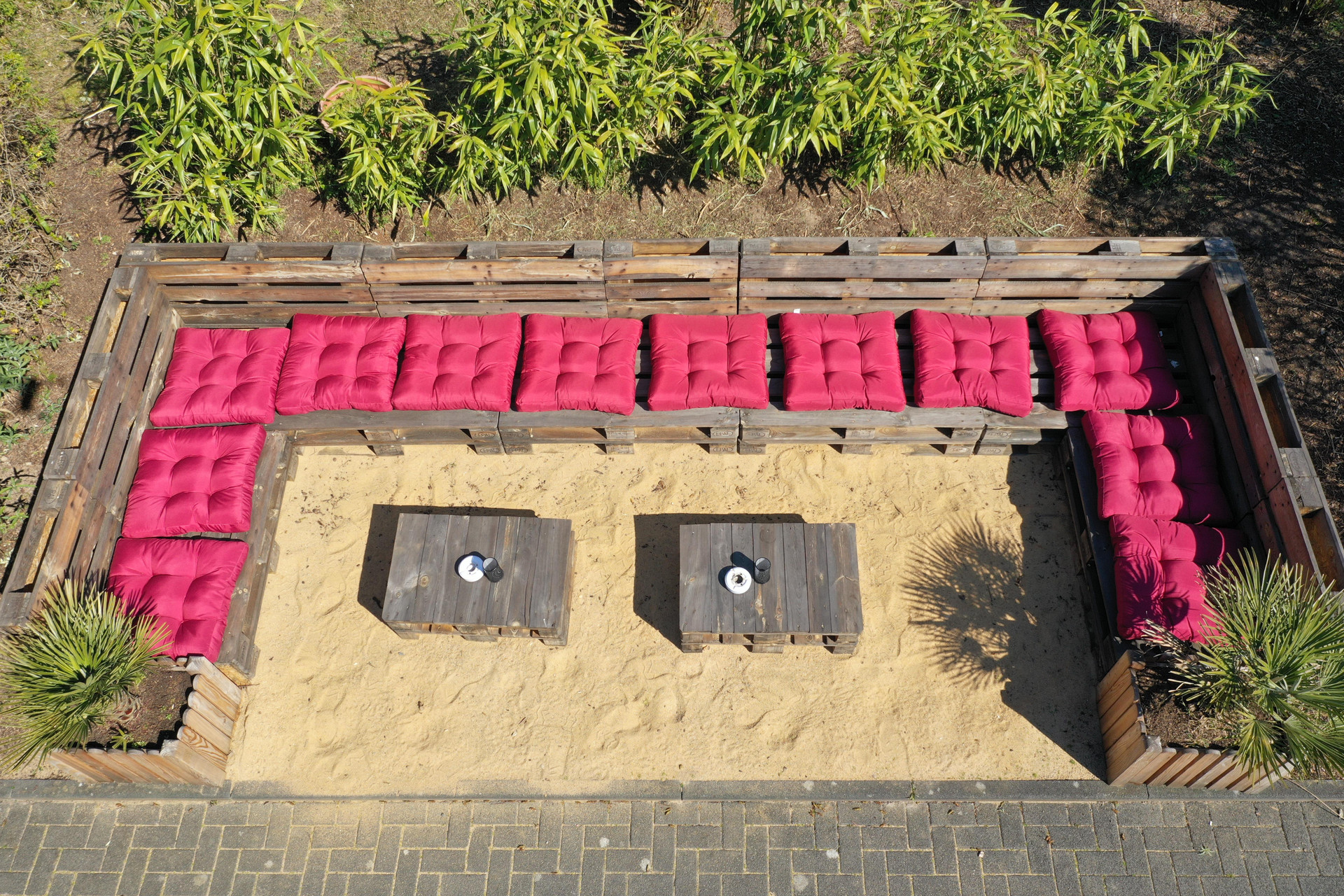 Varios ibis Köln Airport