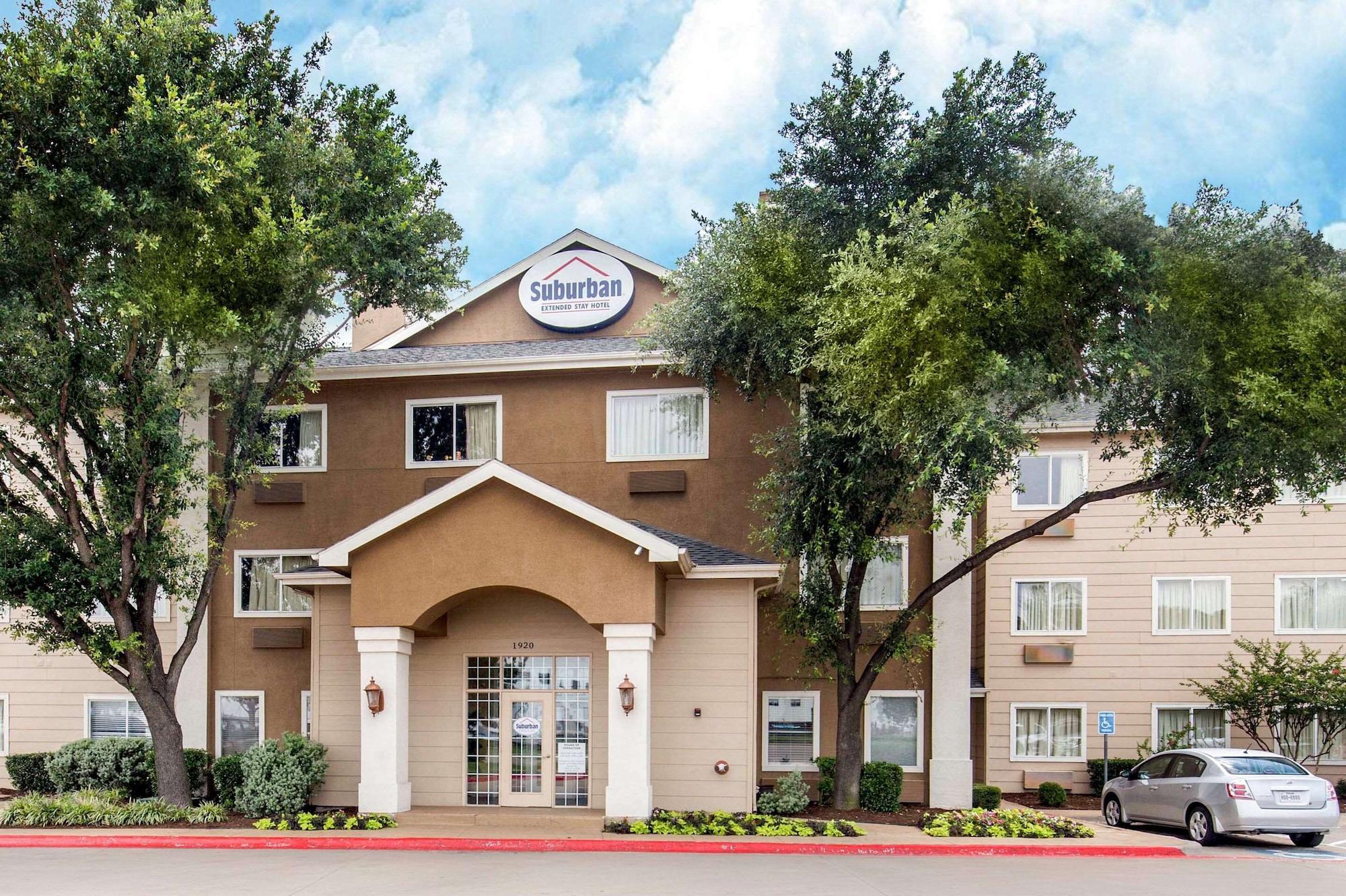 Vista Exterior Suburban Studios Lewisville
