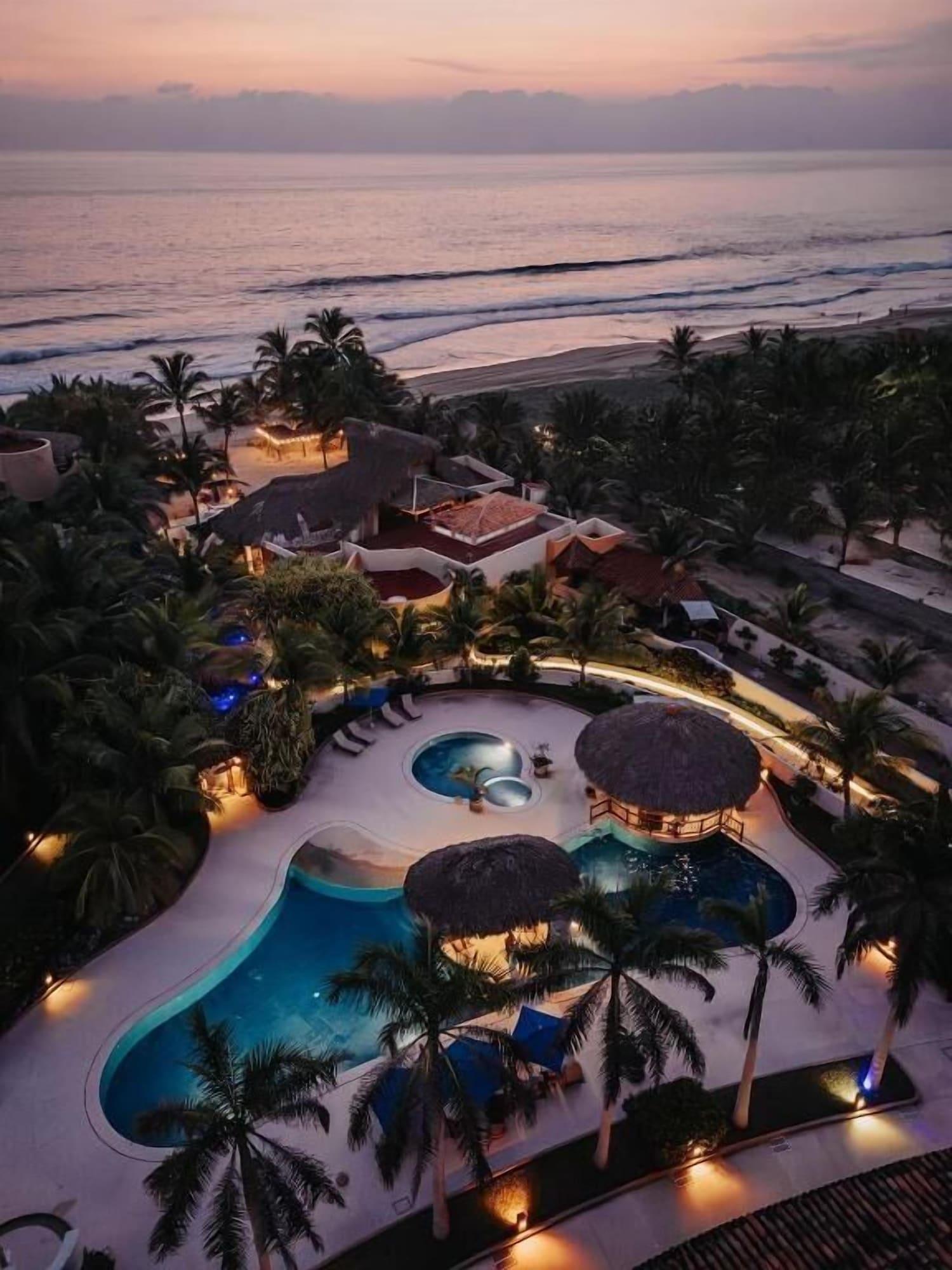 Varios Escondite Residences