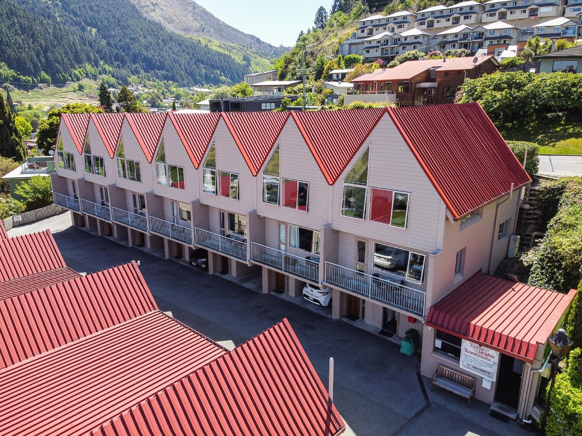 Varios Turner Heights Townhouses