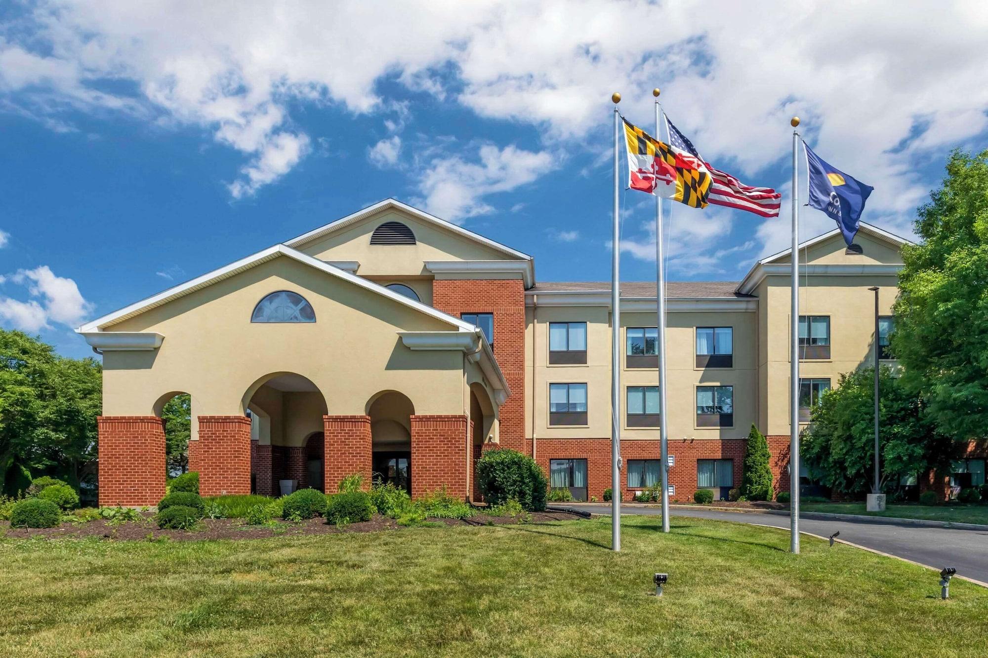 Vista Exterior Comfort Inn & Suites Chestertown