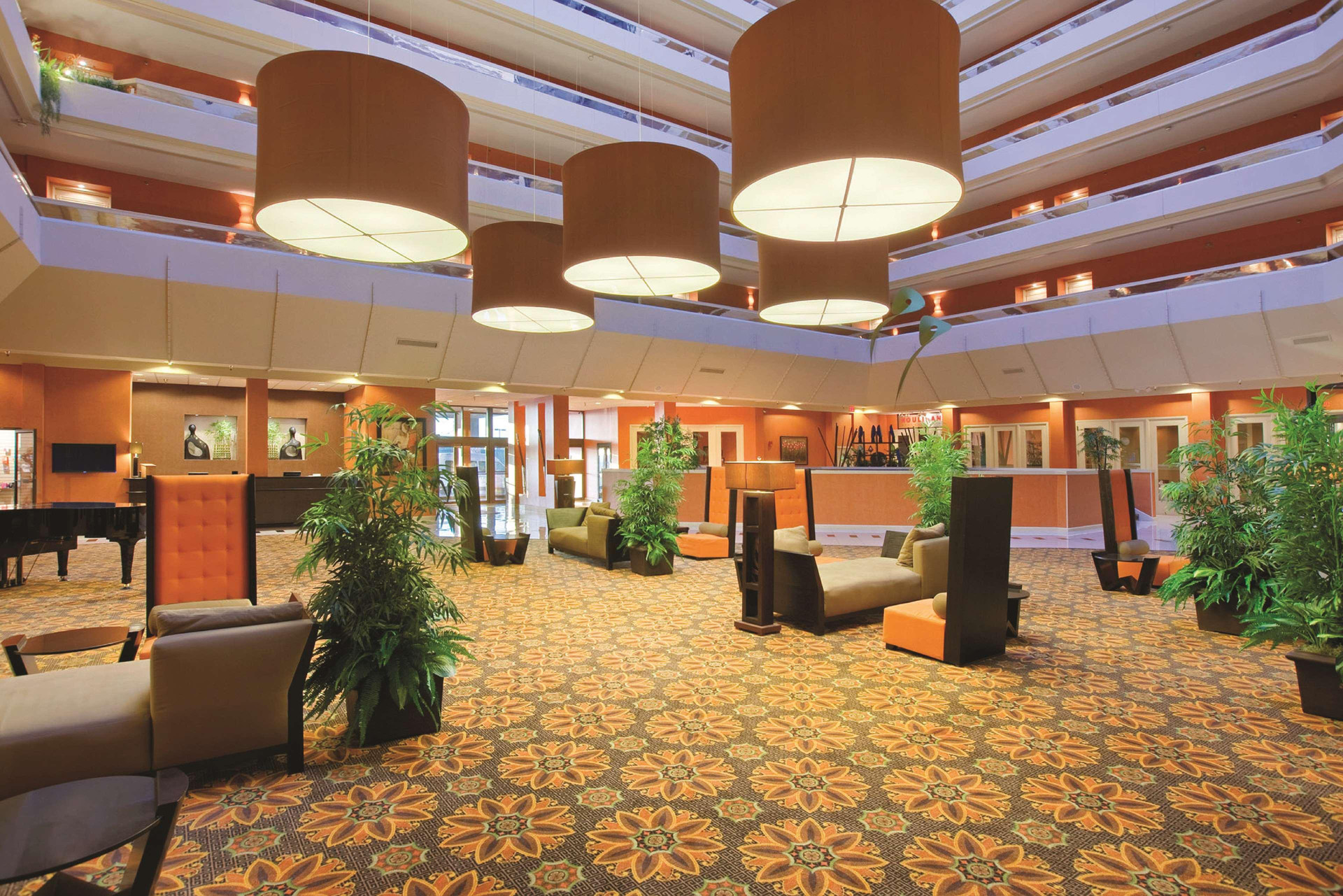 Vista Lobby DoubleTree by Hilton Springfield