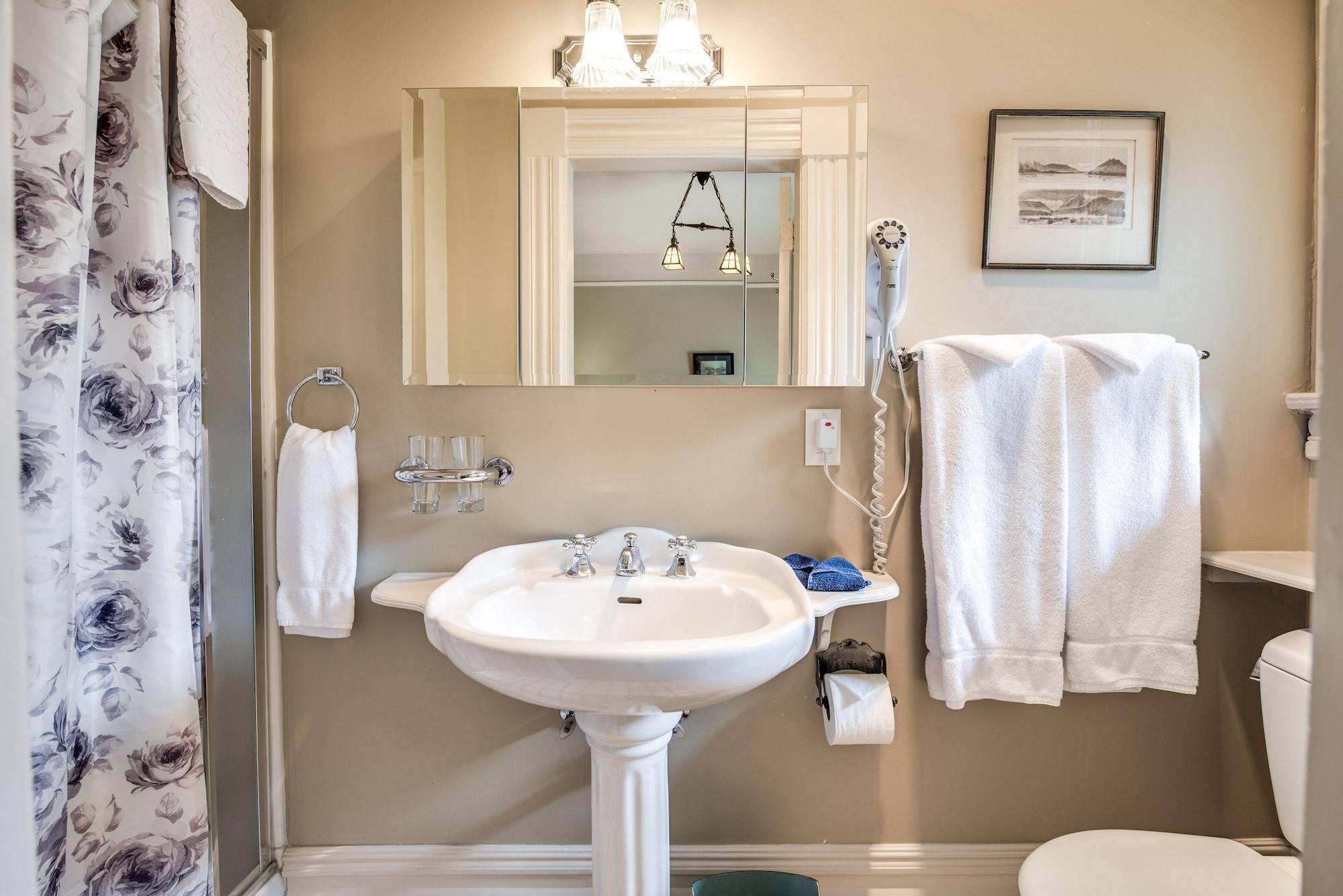 Equipamiento de Habitación O Canada House