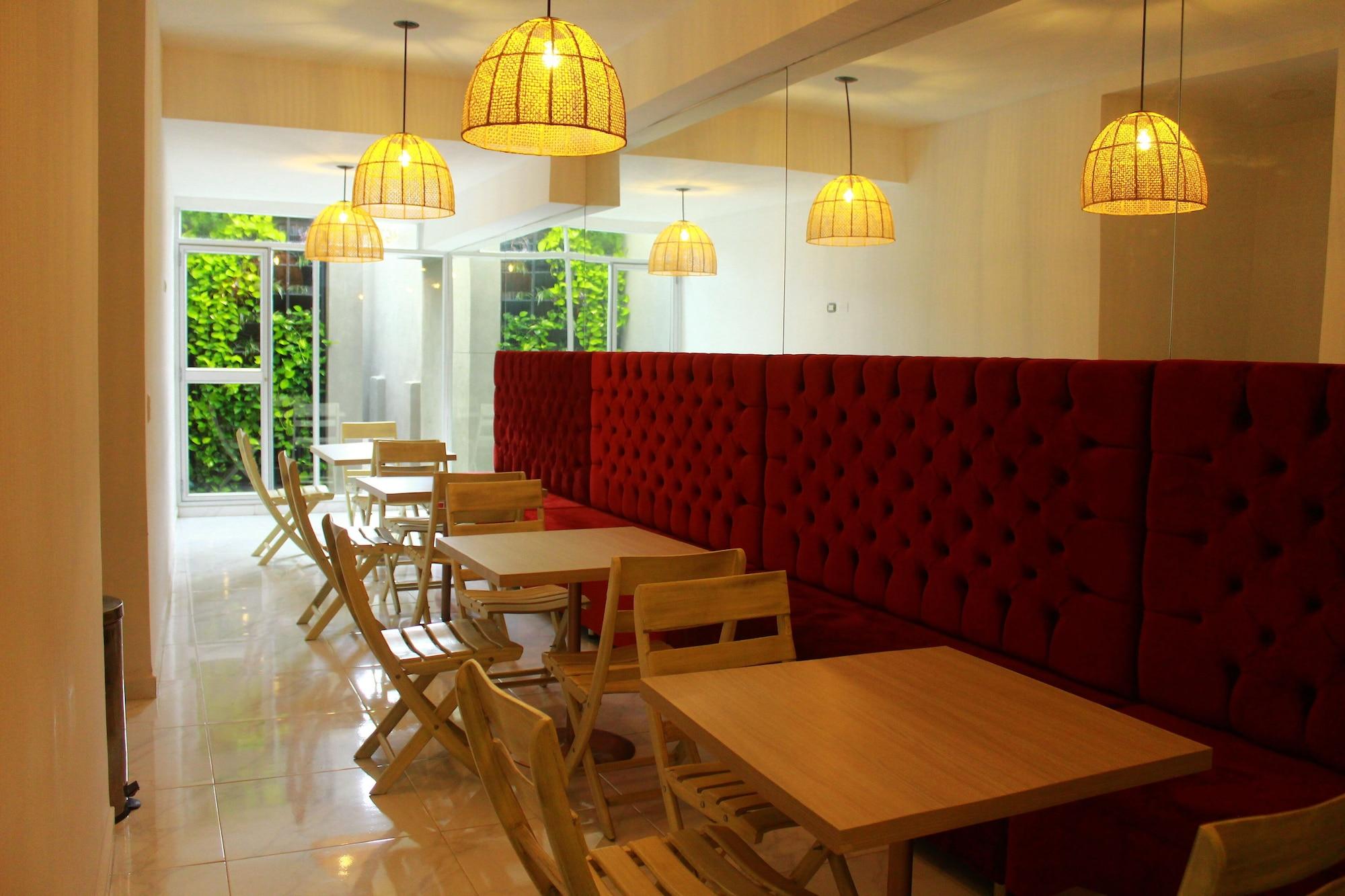 Restaurant Hotel OR Suites