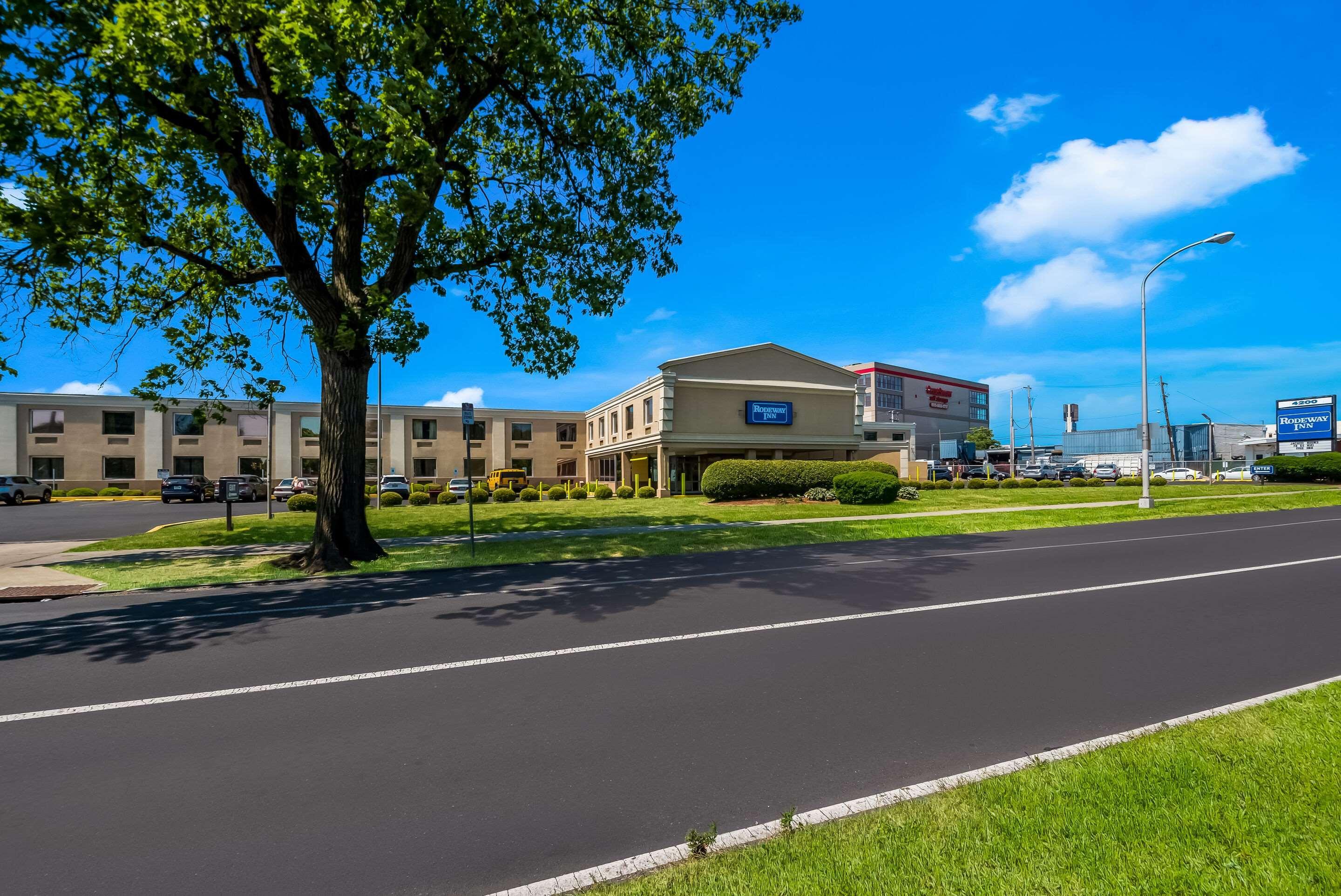 Vista Exterior Knights Inn Philadelphia