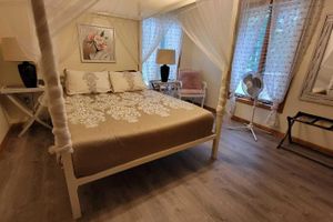 Alojamiento - Cozy White Mountain Retreat w/fire place and river