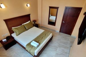 Alojamiento - Hostal California Inn