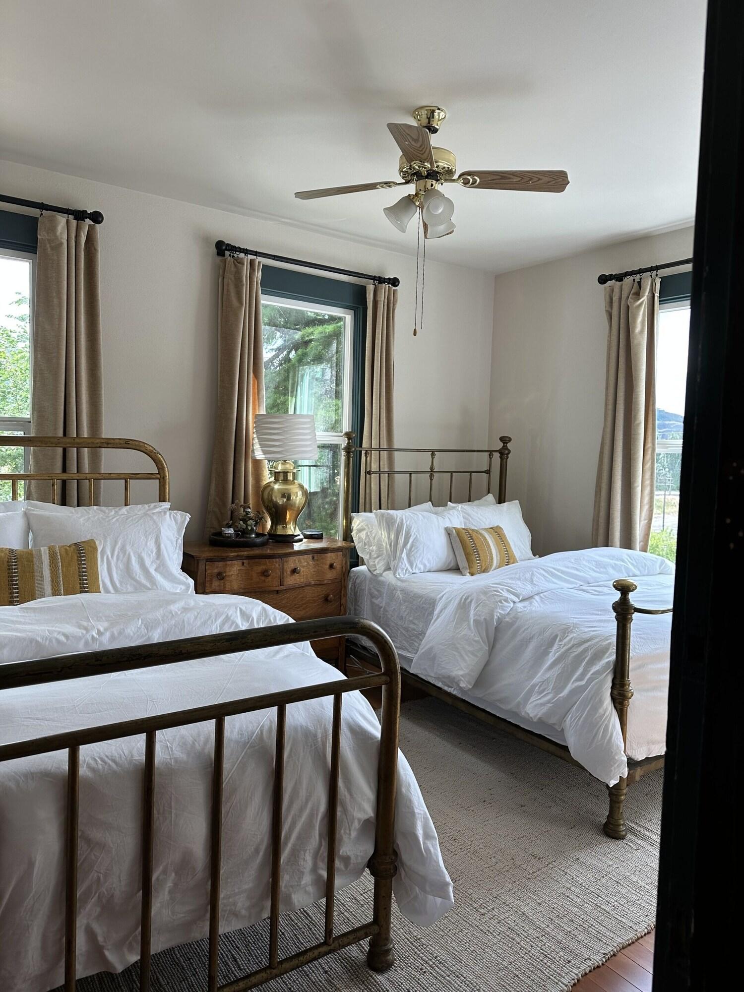 Varios The Lyle Hotel
