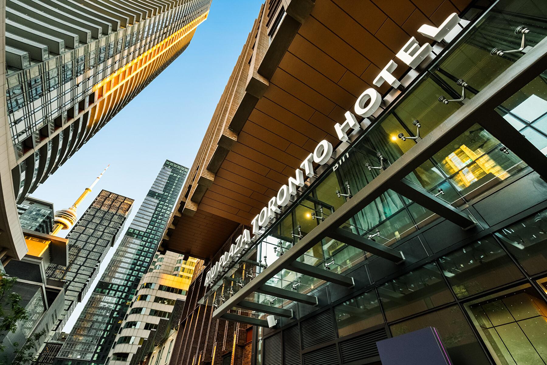 Vista Exterior Riu Plaza Toronto