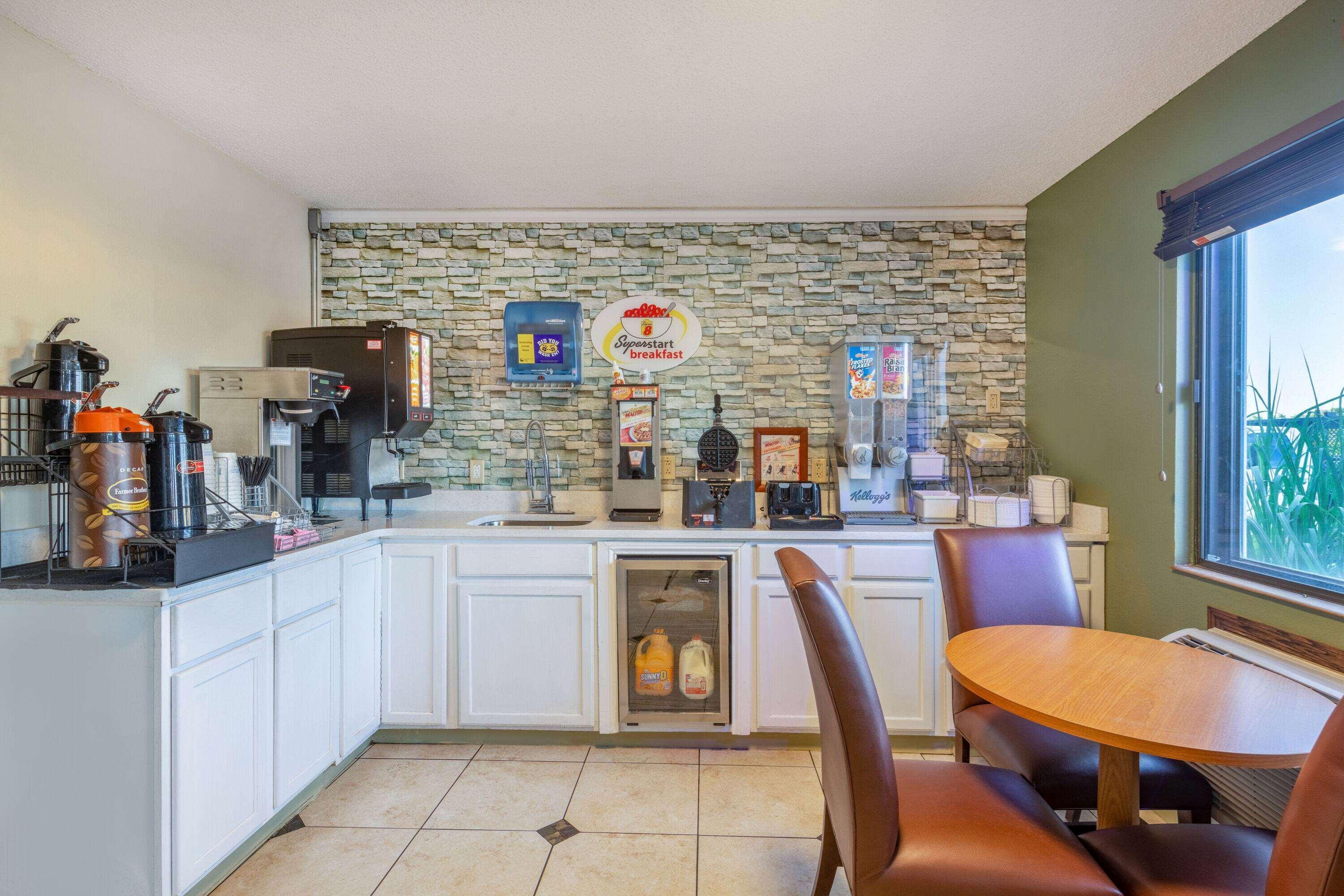 Restaurant Super 8 by Wyndham El Dorado