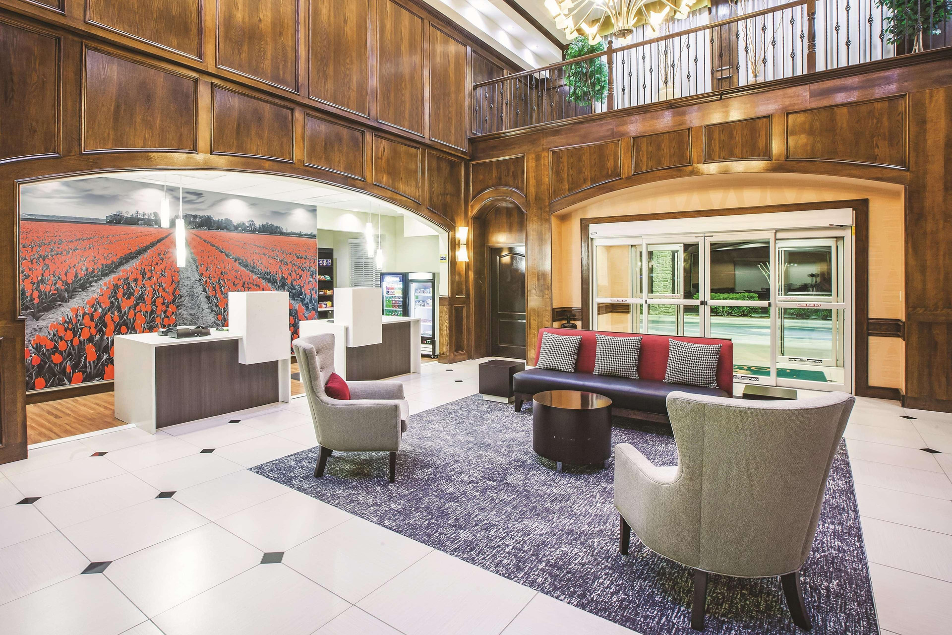 Vista Lobby La Quinta Inn & Suites Allen at the Village