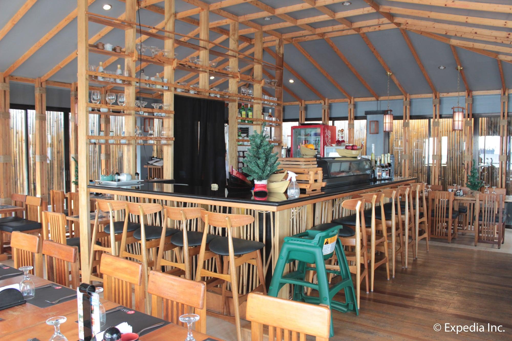 Bar/Salón Subic Grand Seas Resort