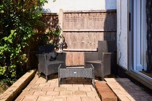 Alquiler Vacacional - The West Byfleet Place - Modern 3bdr Flat With Garden