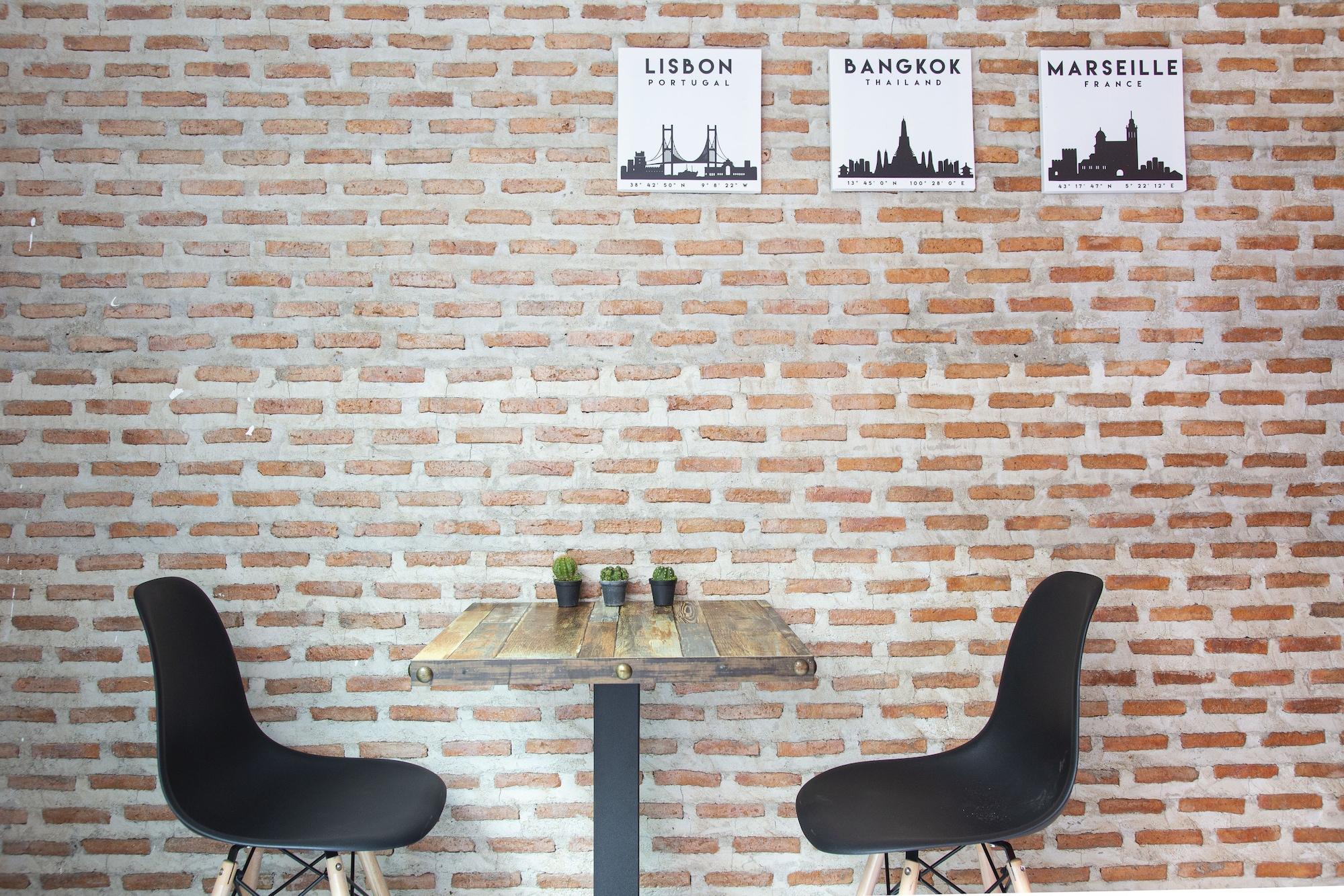 Bar/Salón Home16 Hostel 16