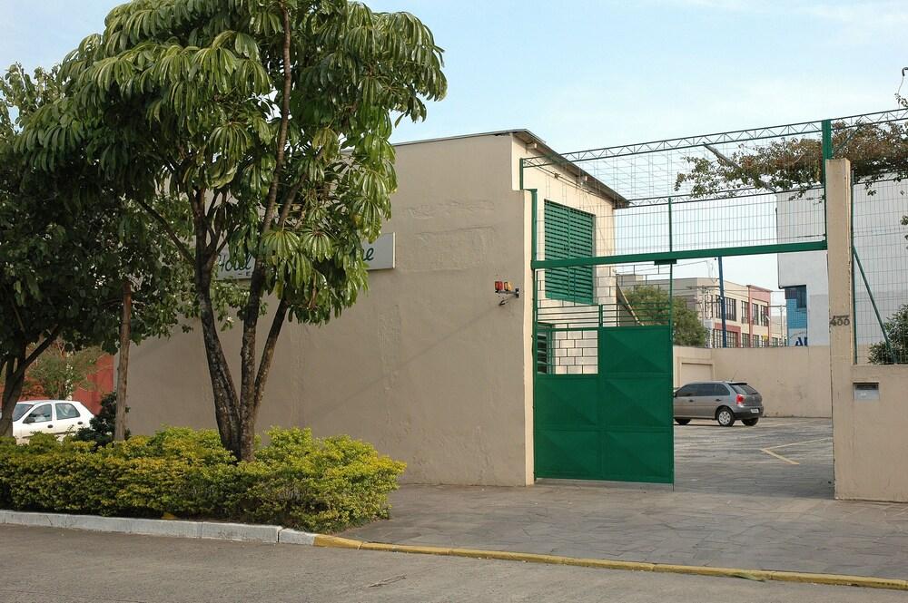 Vista Exterior Hotel Porto Alegre