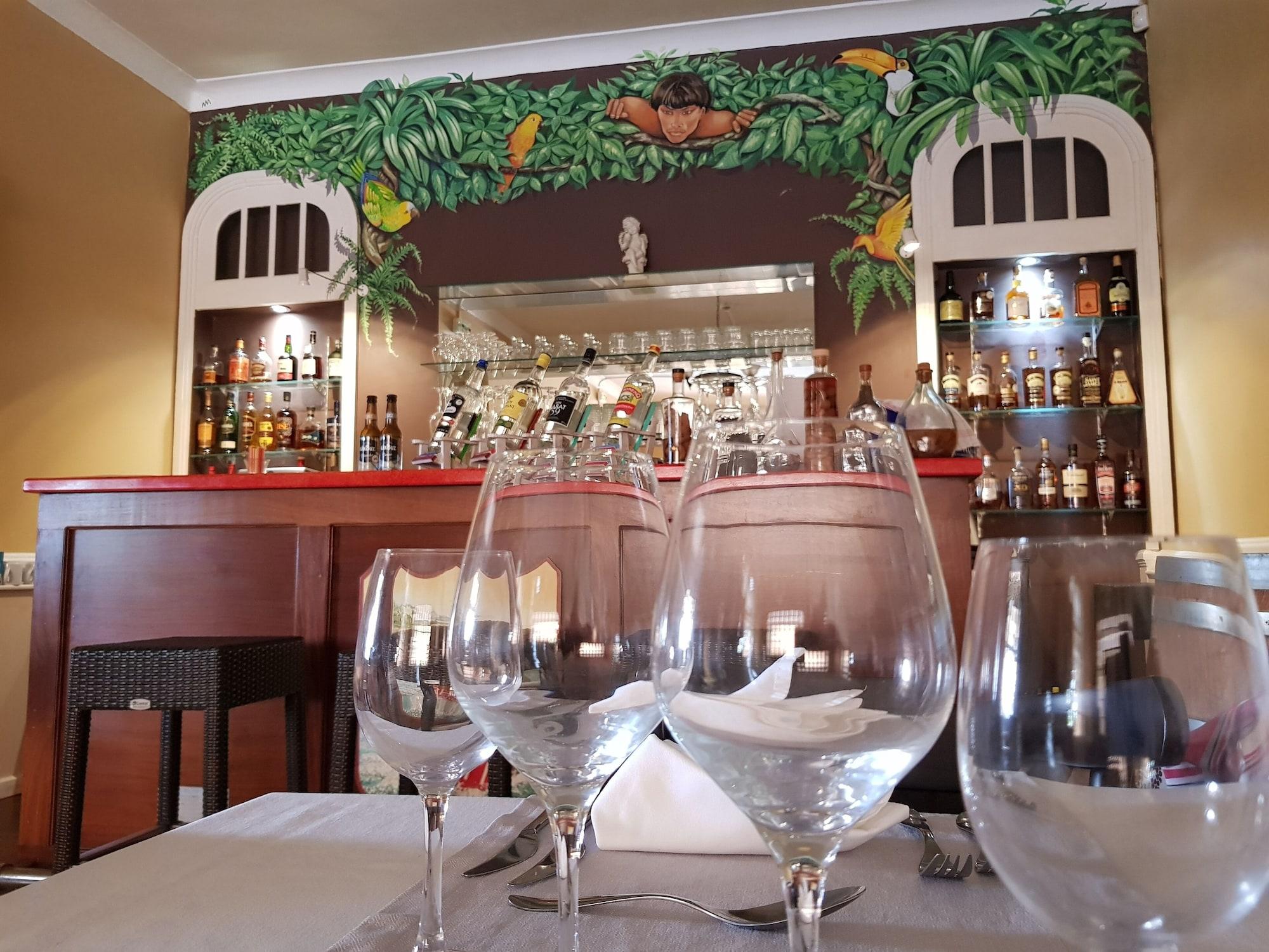 Bar/Salón Habitation du Comté