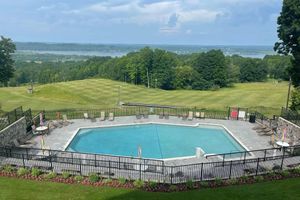 Alquiler Vacacional - 5 world class golf courses Nice Cozy Cabin.  Min from Schuss Mountain.