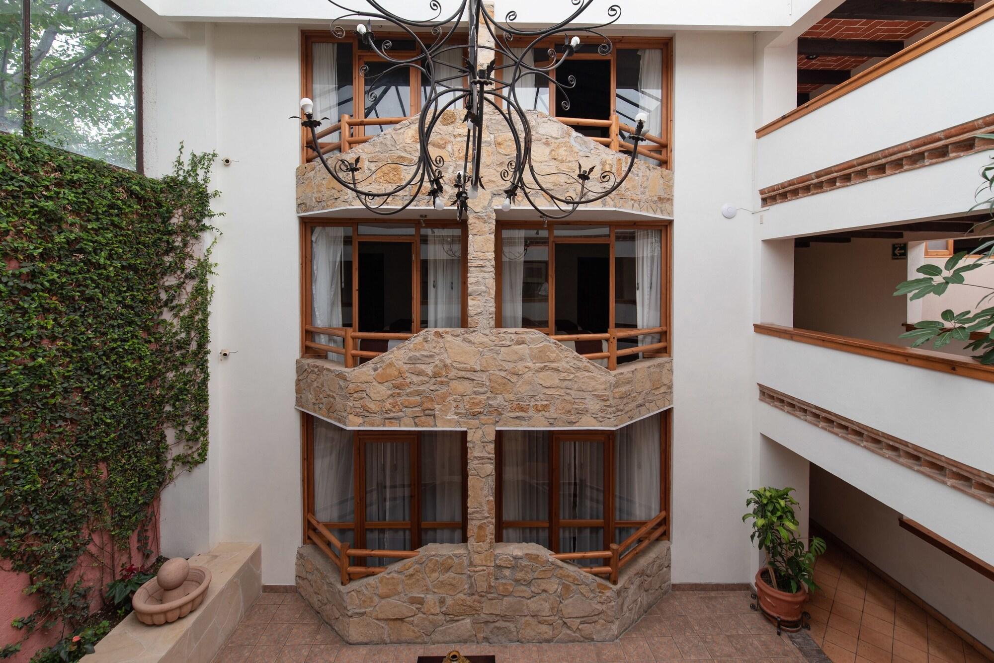 Vista Lobby Plaza Magnolias Suites