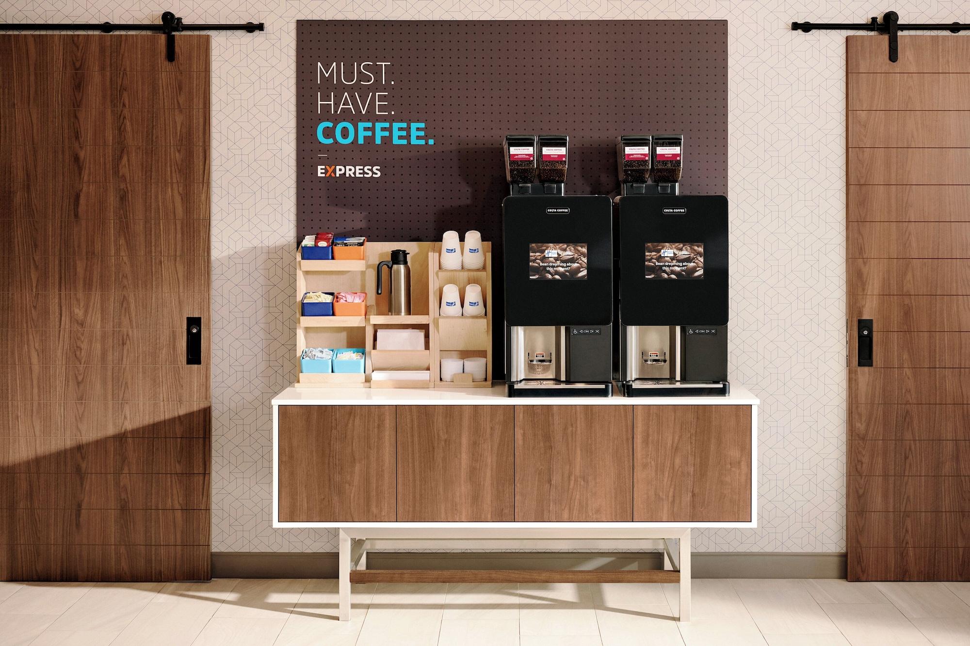 Set de Habitación Holiday Inn Express Hotel & Suites Woodland Hills by IHG