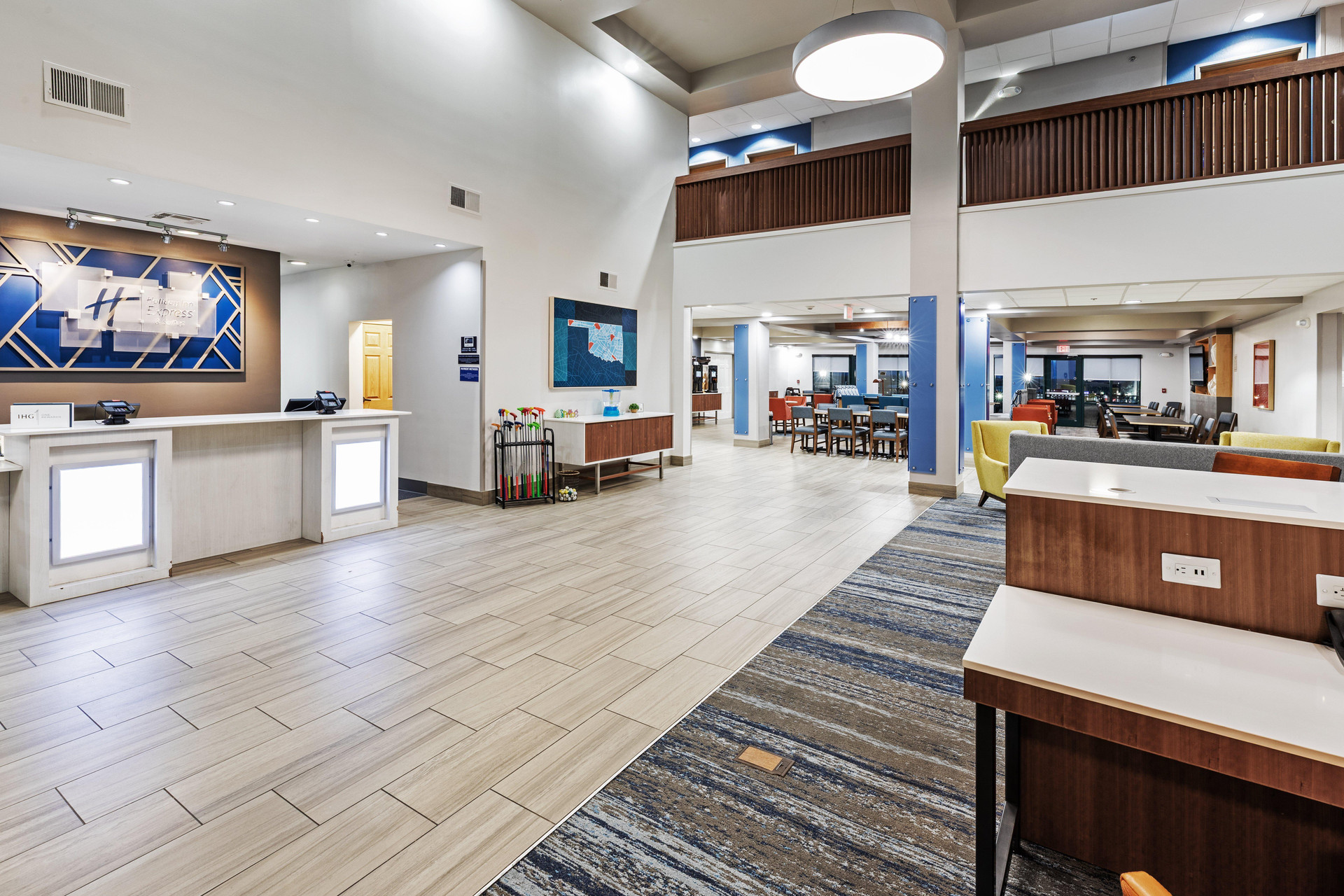 Vista Lobby Holiday Inn Express & Suites Tulsa S Broken Arrow Hwy 51 by IHG
