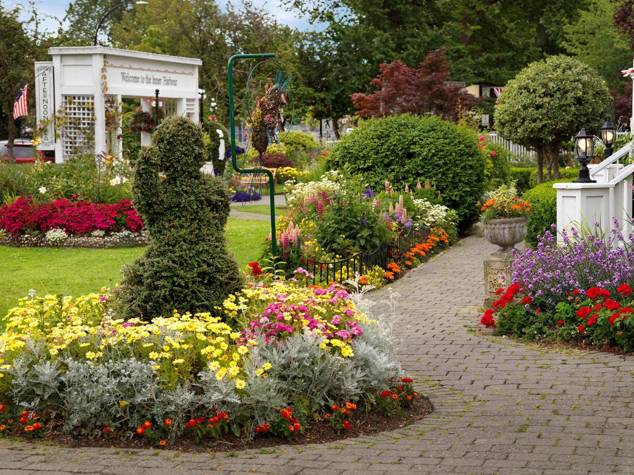 Varios Huntingdon Hotel and Suites