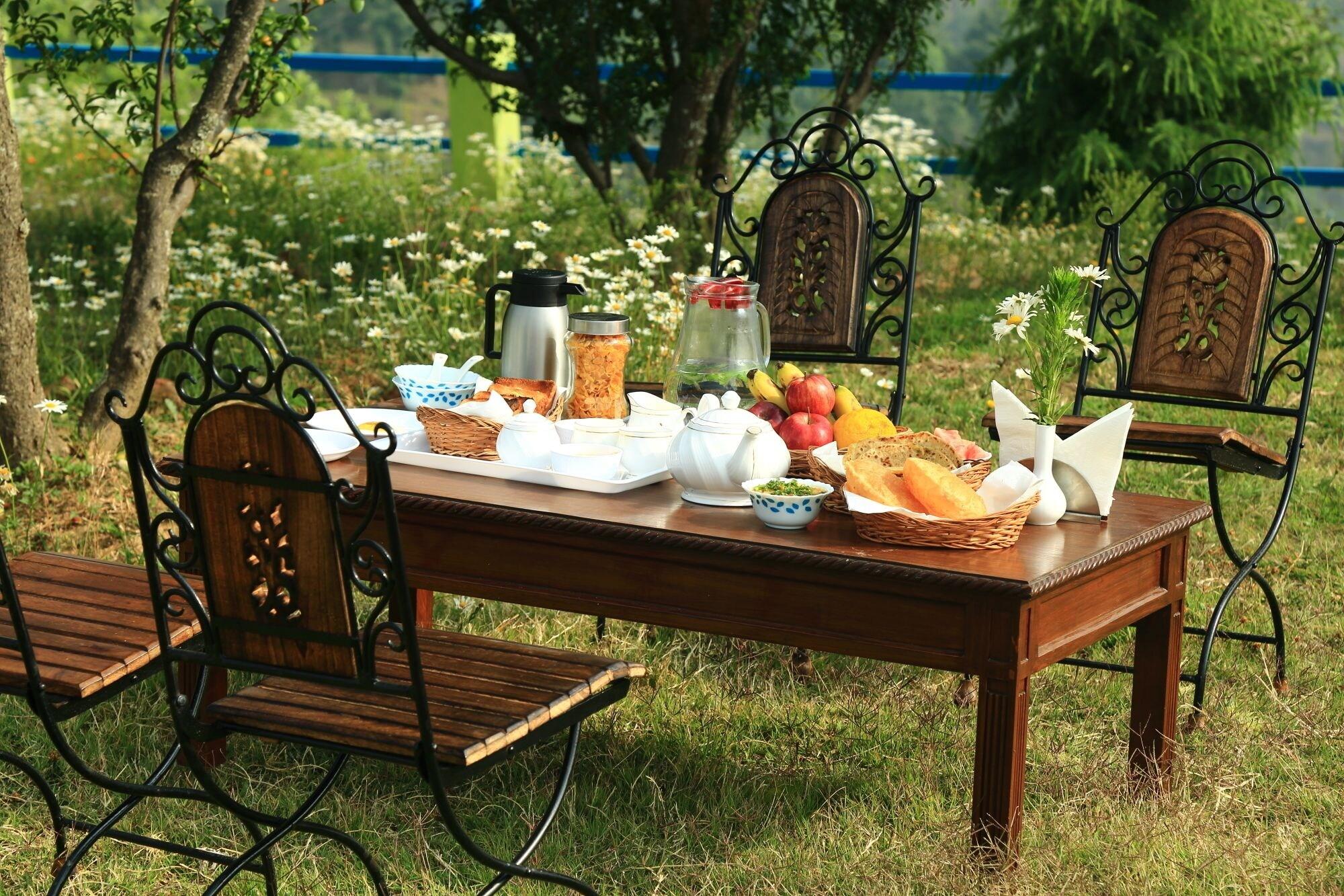 Restaurant The Chirping Orchard