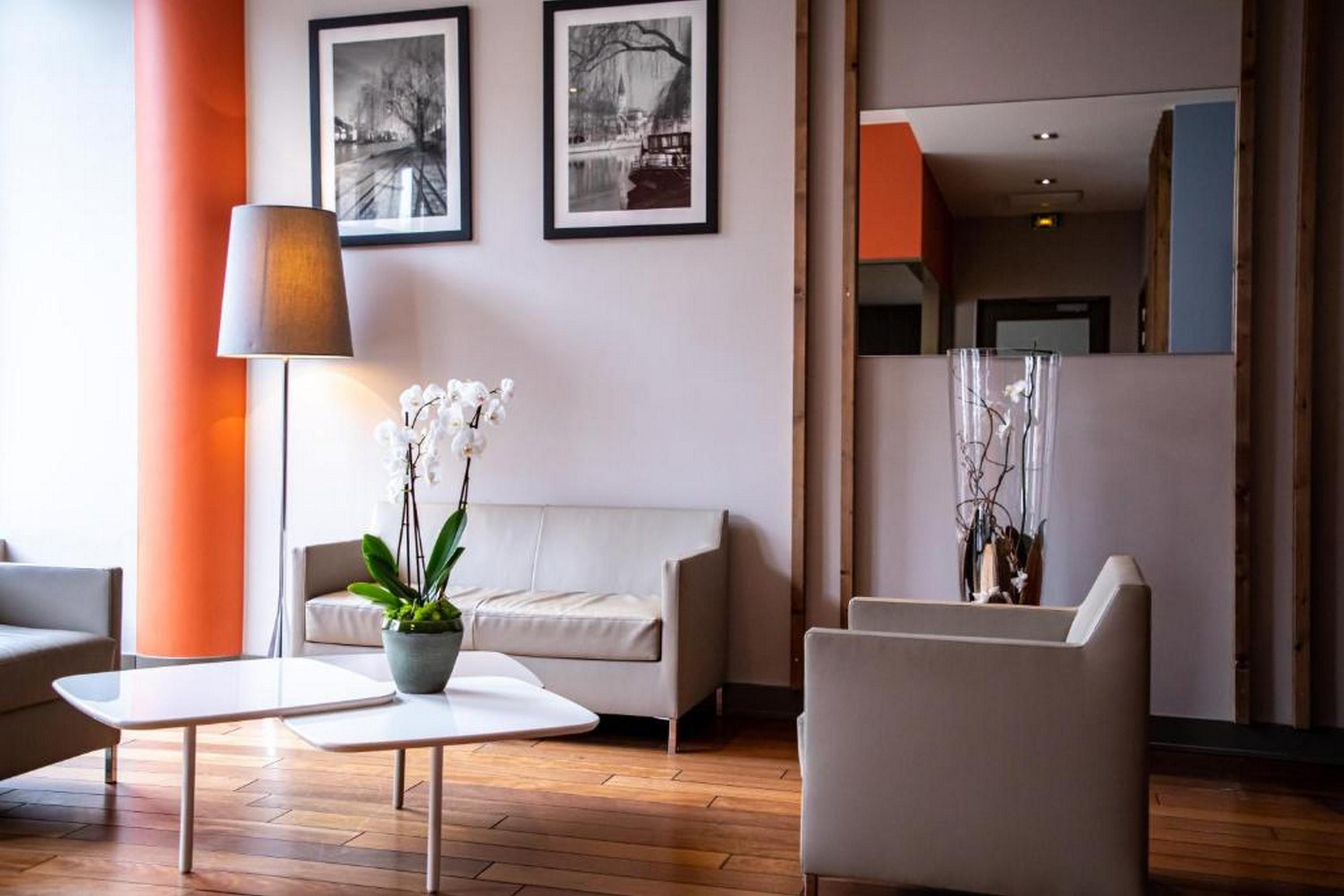 Vista Lobby Adonis Lyon Dock Ouest