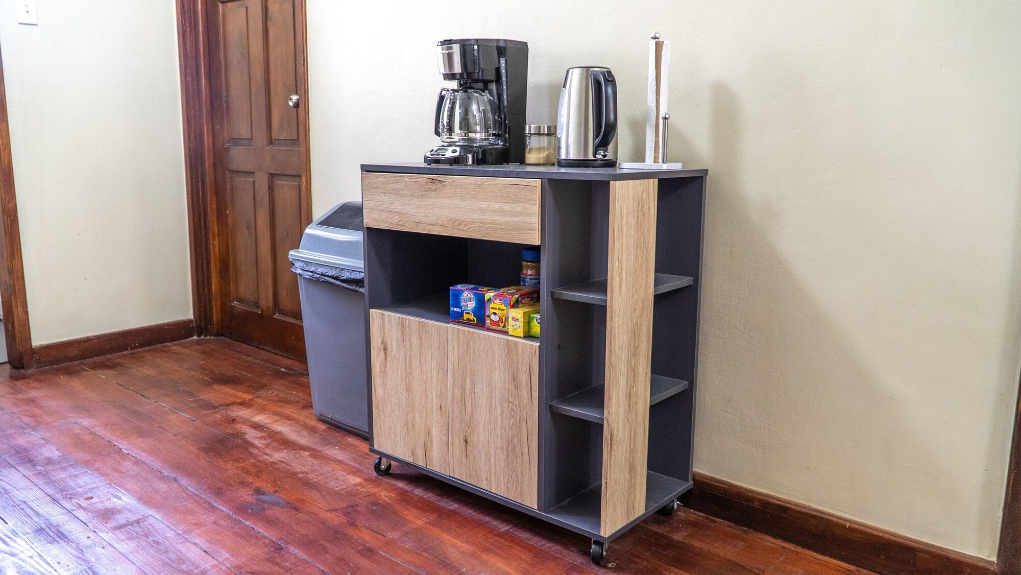 Varios Chillinn at Duke