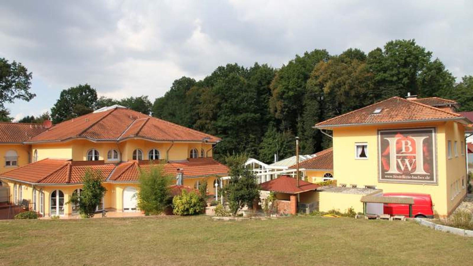 Vista Exterior Hostellerie Bacher GmbH