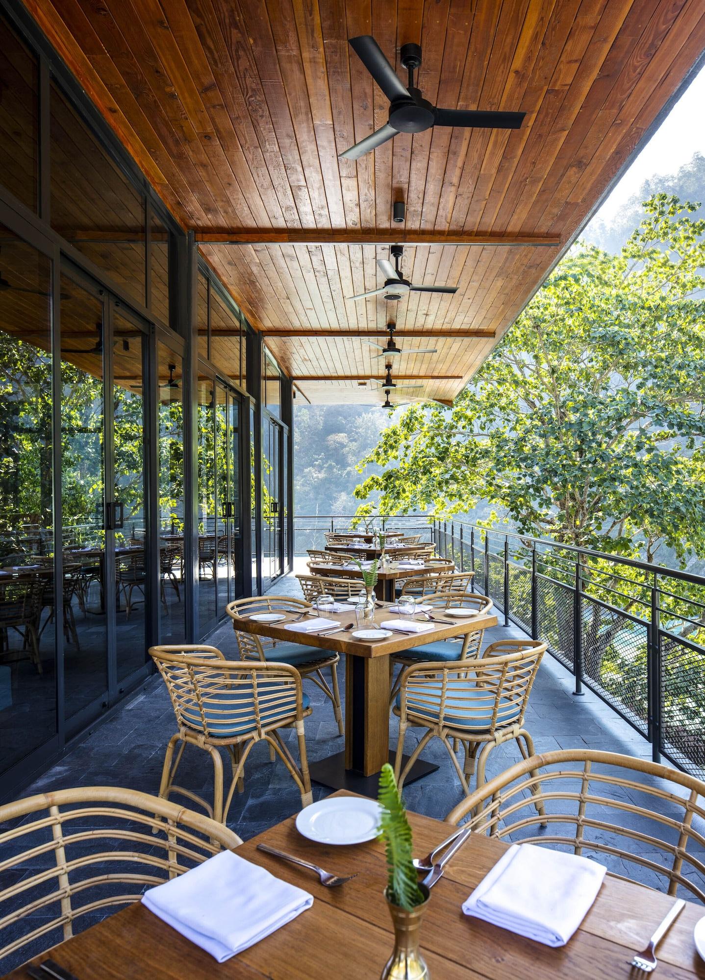 Restaurant Taj Rishikesh Resort & Spa, Uttarakhand