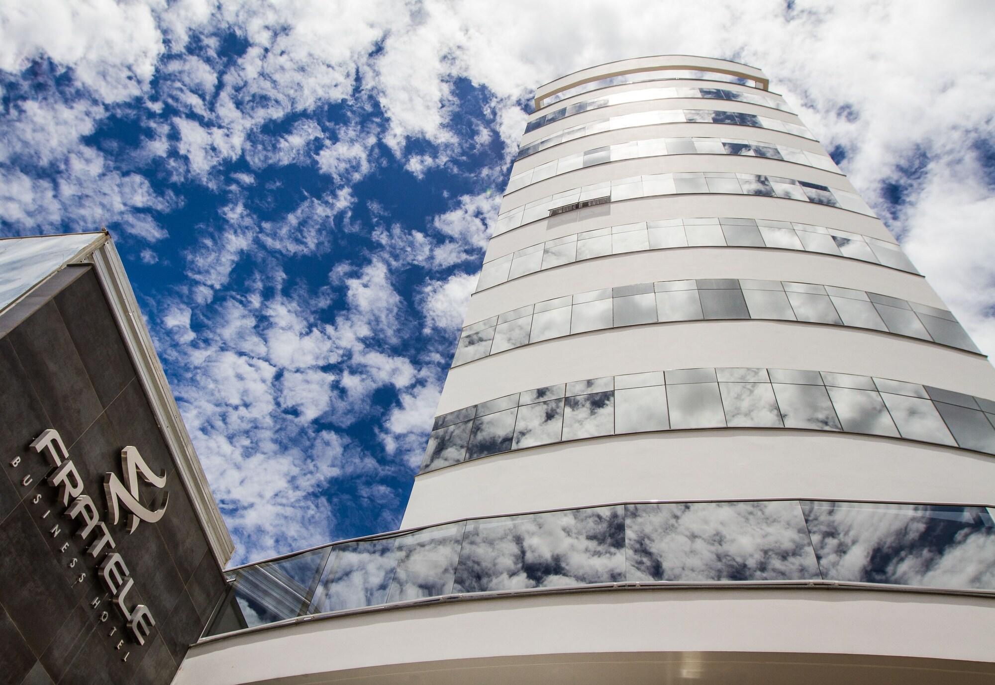 Vista Exterior Fratele Business