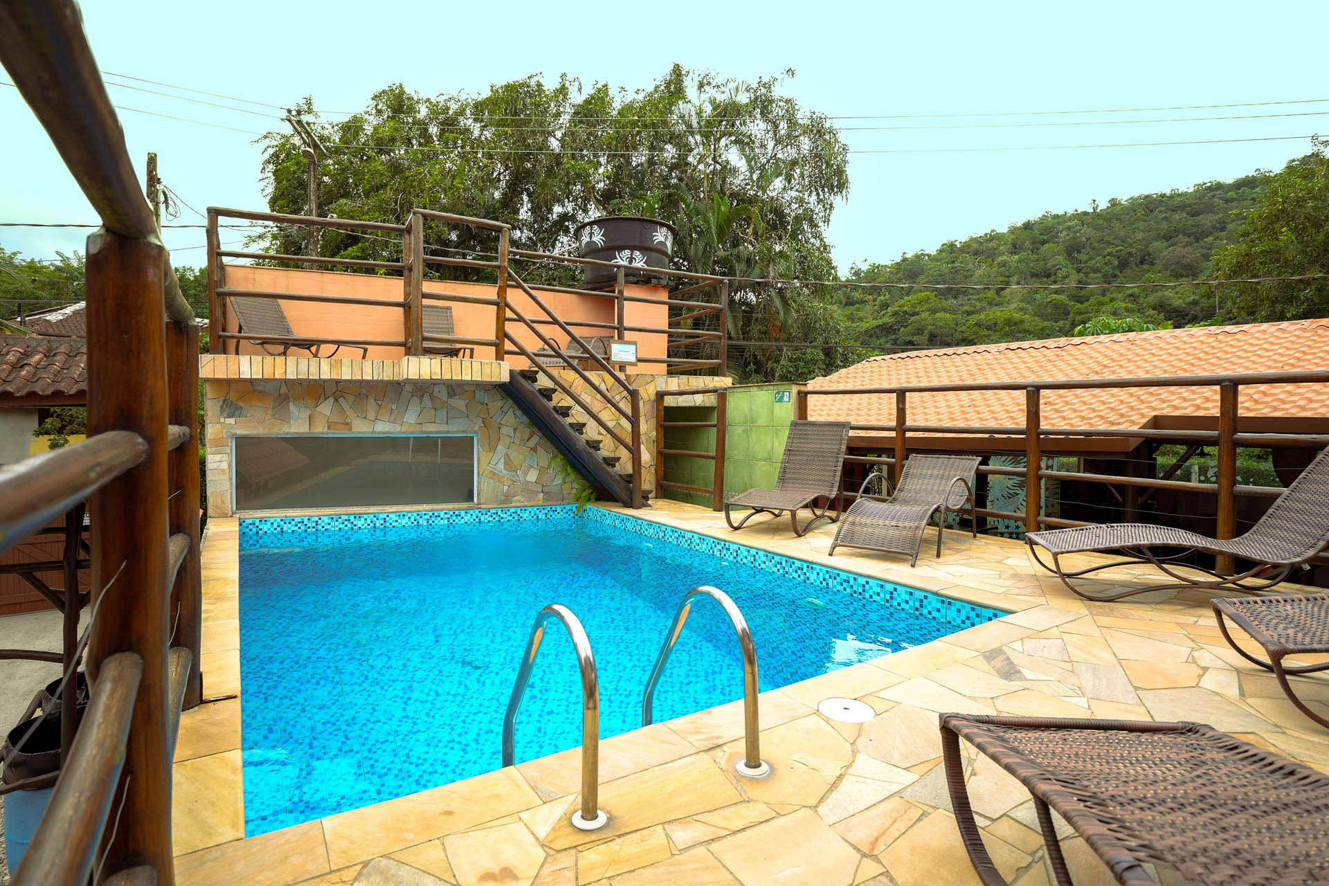 Vista Piscina VELINN Pousada Toca do Guaiamum