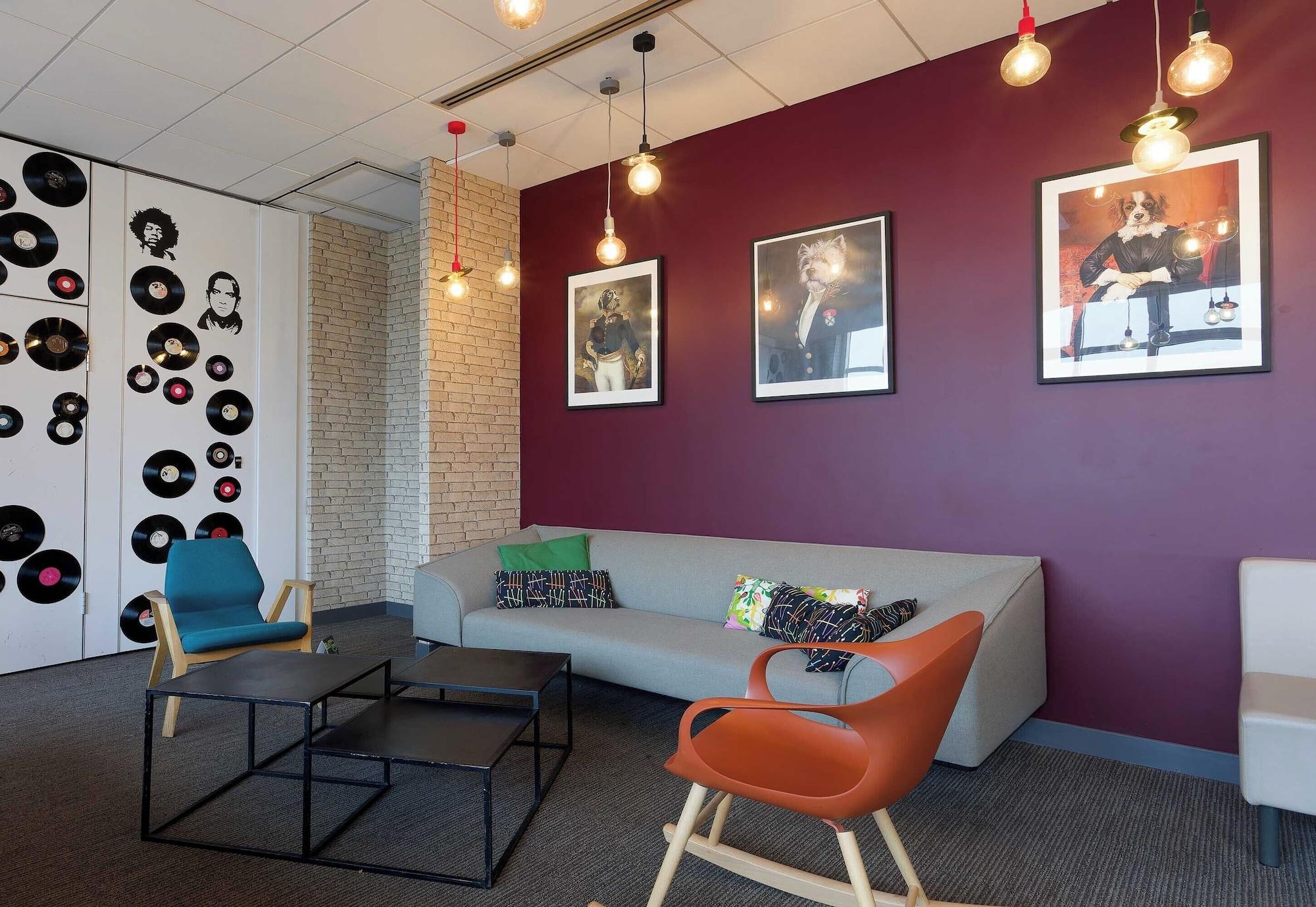 Vista Lobby B&B Hotel Reims Centre Erlon