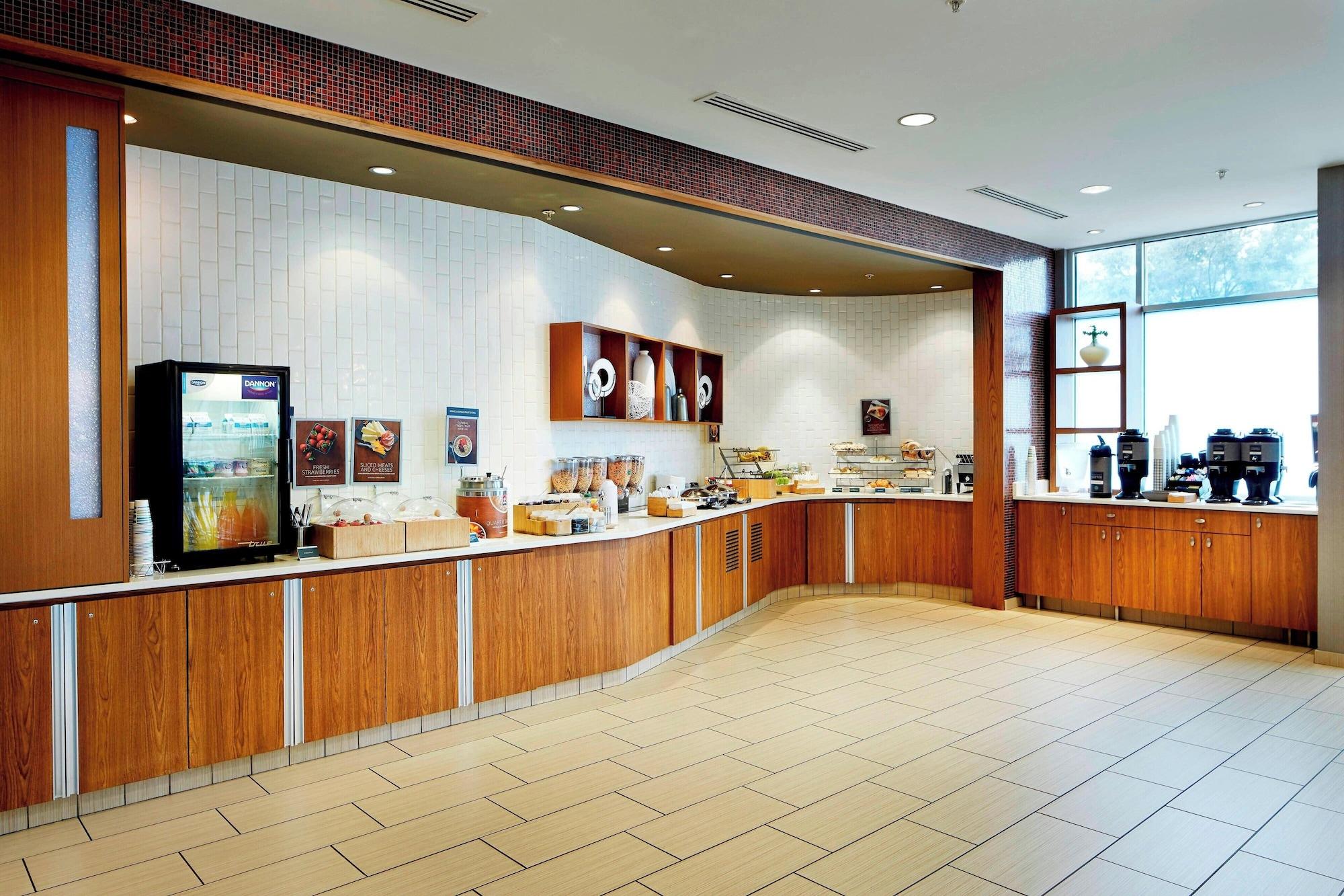 Restaurant SpringHill Suites Columbus OSU