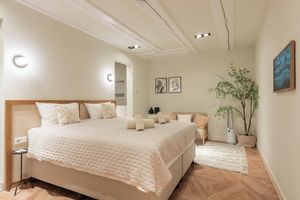Alquiler Vacacional - Renovated luxurious 200sqm loft in city center
