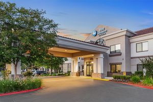Alojamiento - Best Western Valencia/Six Flags Inn & Suites