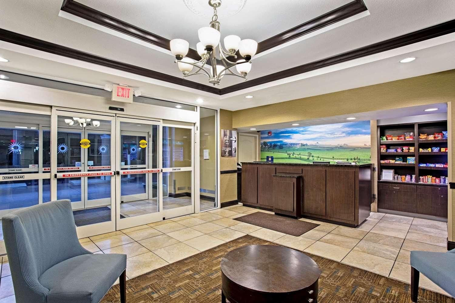 Vista Lobby La Quinta Inn & Suites by Wyndham Lexington South / Hamburg