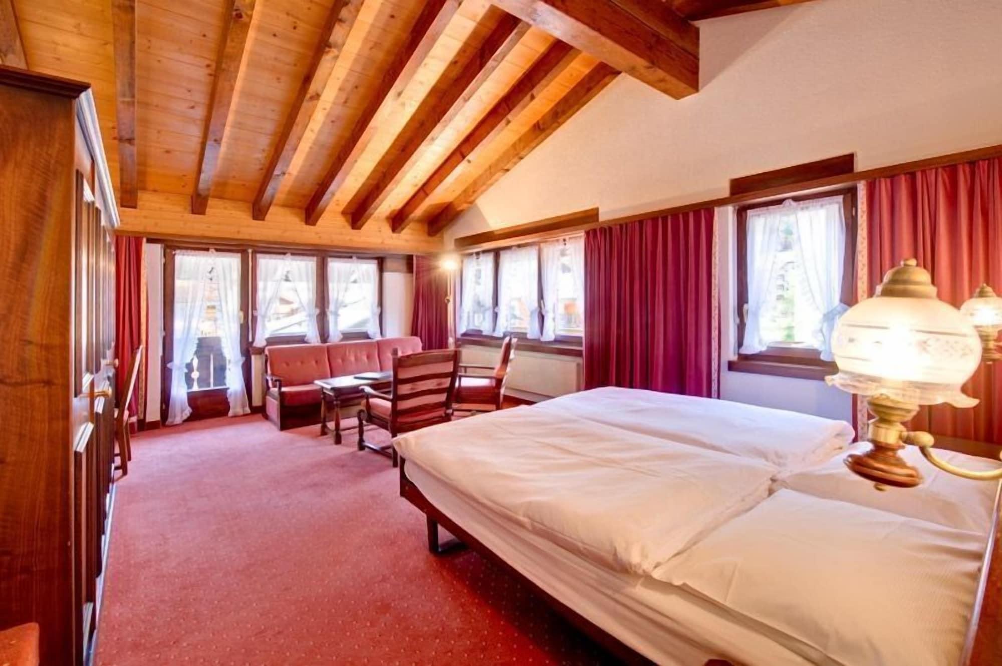 Varios Hotel Astoria