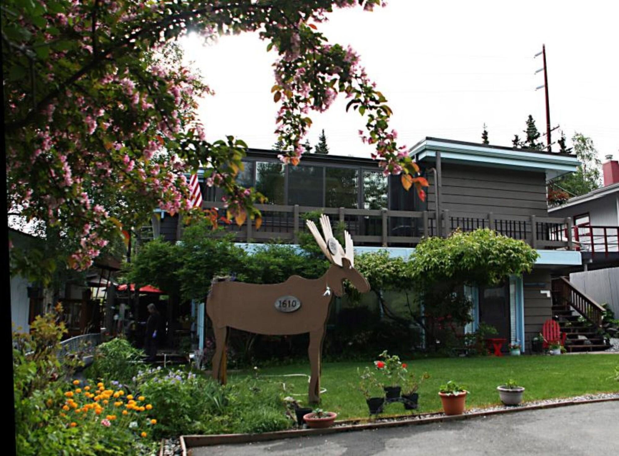 Vista Exterior Anchorage Walkabout Town B&B