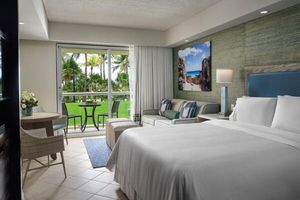 Alquiler Vacacional - Luxurious resort studio with WiFi and AC in serene Cancún