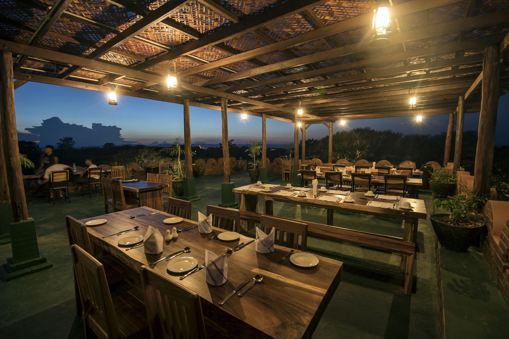 Restaurant Bagan Vertex Hotel