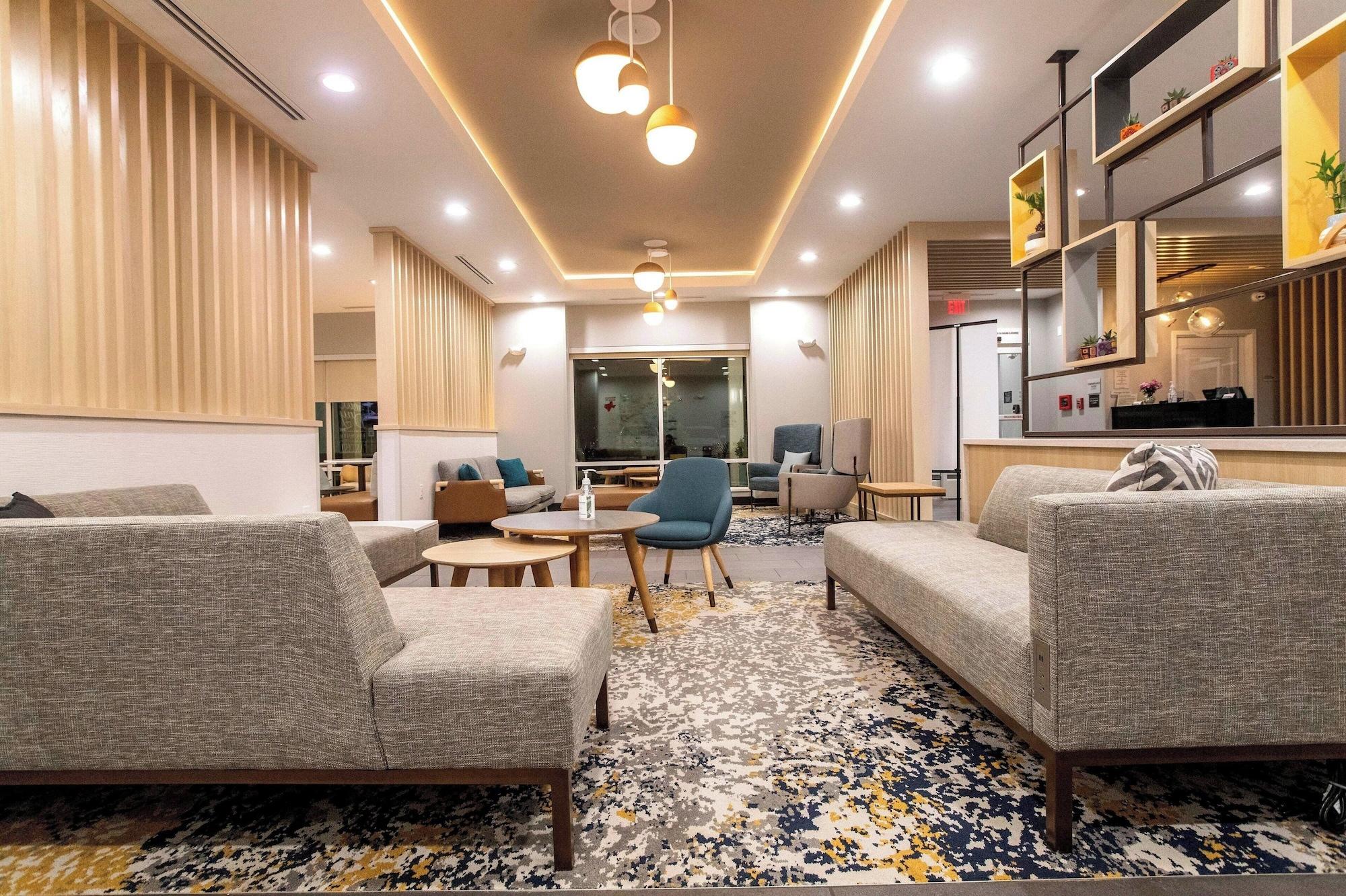 Vista Lobby TownePlace Suites by Marriott Conroe