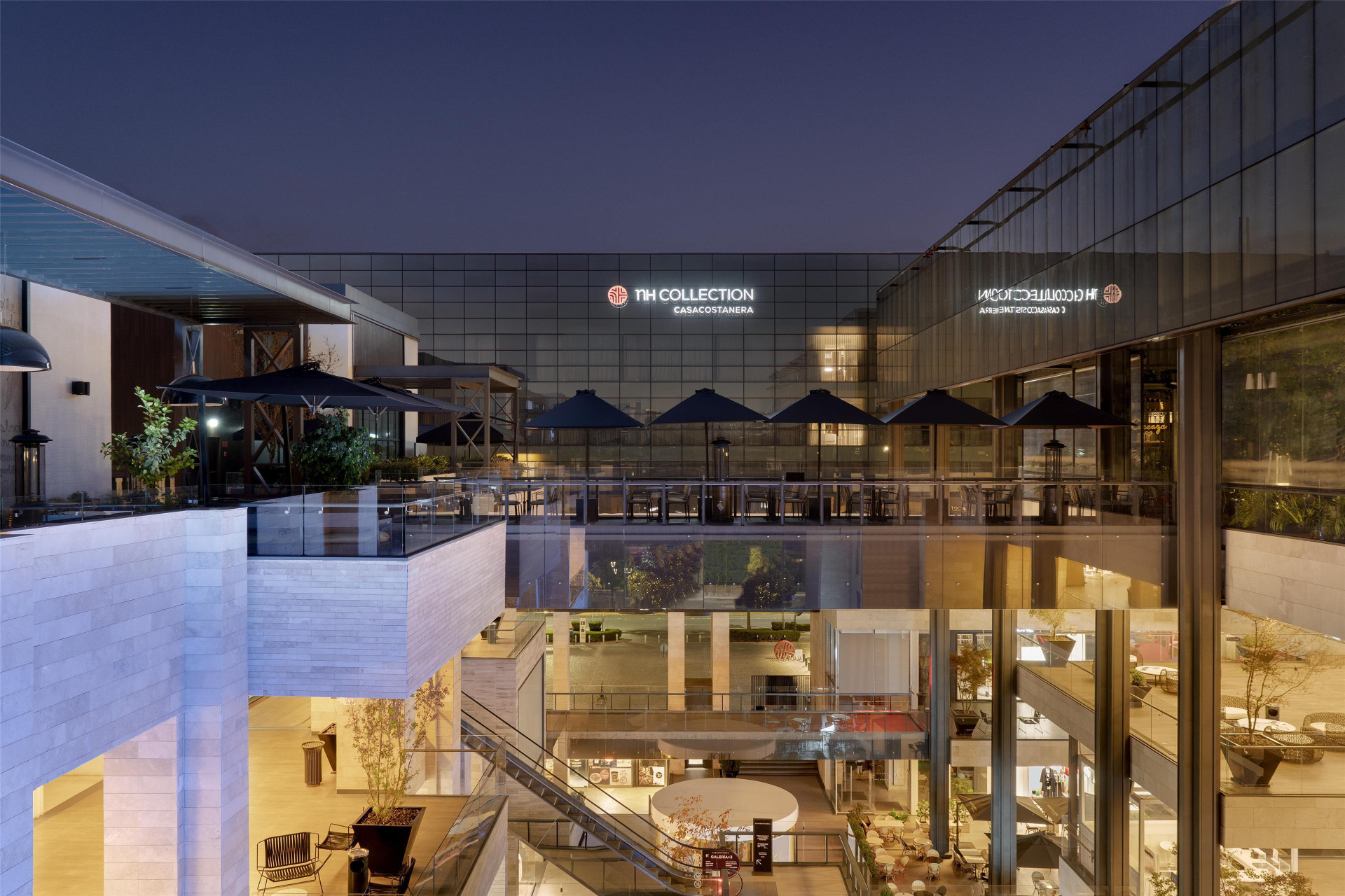 Vista Lobby NH Collection Santiago Casacostanera