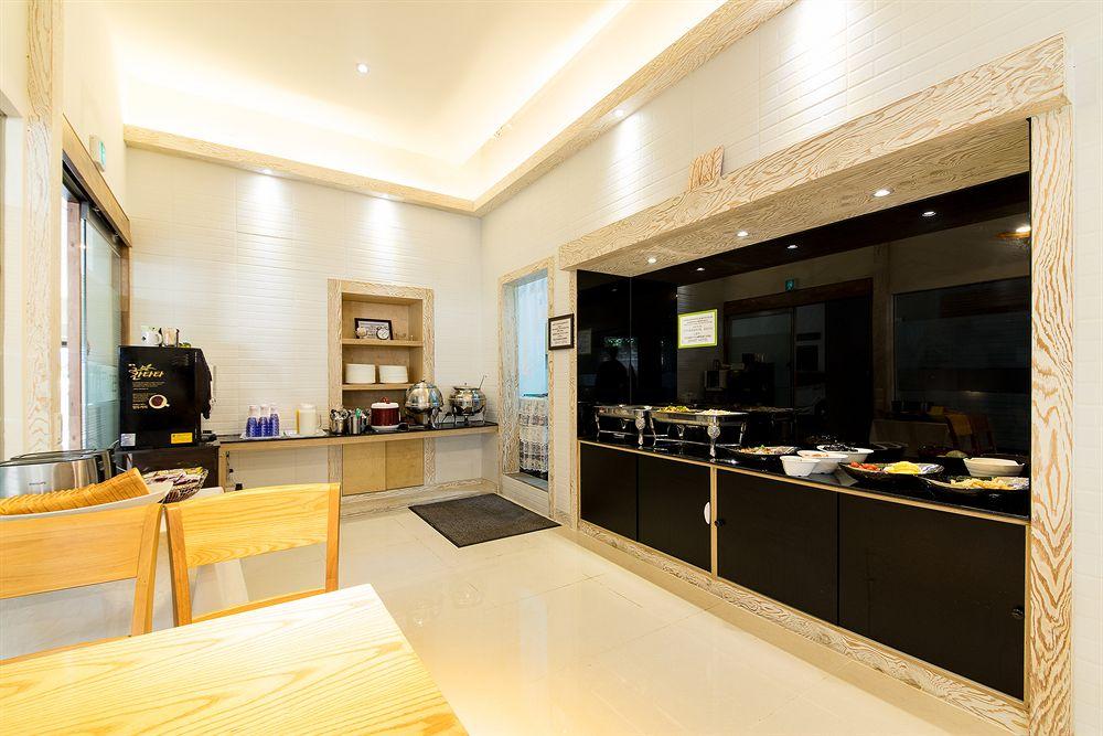 Restaurant Smart Tourist Hotel