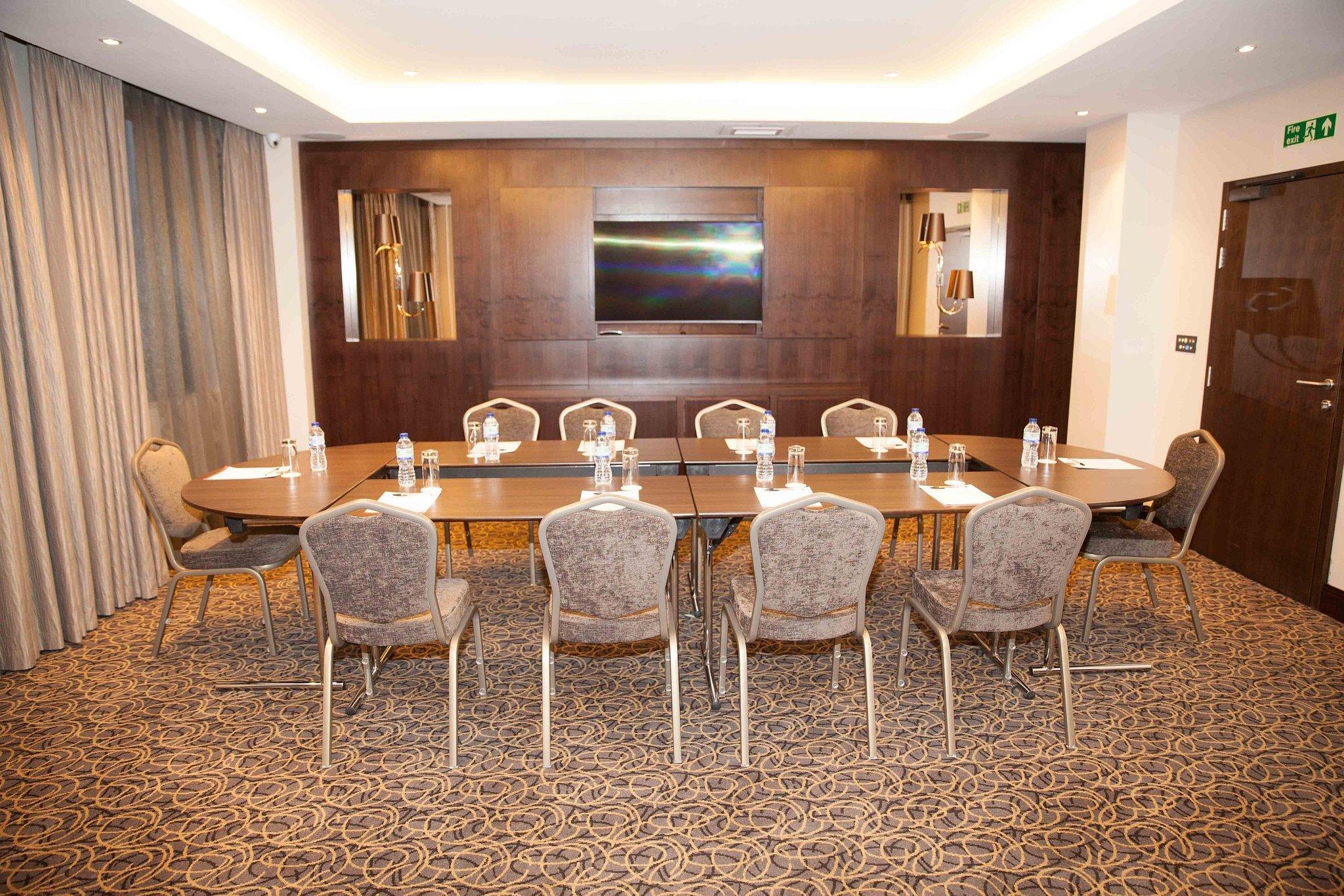 Vista Exterior St George Hotel Wembley