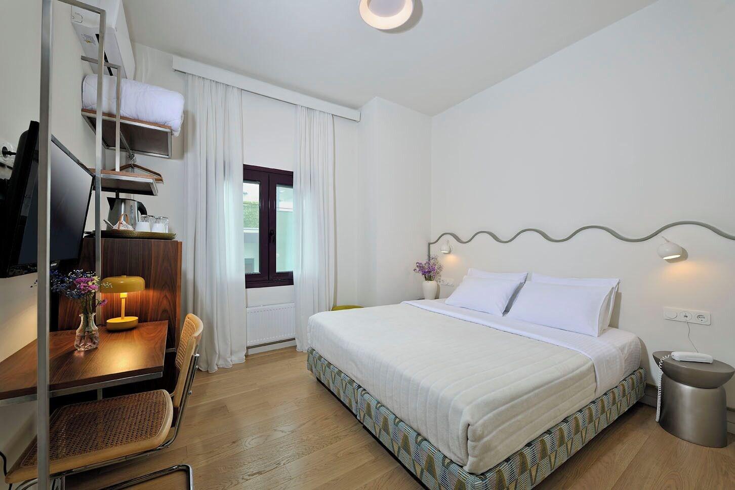 Varios Orion and Dryades