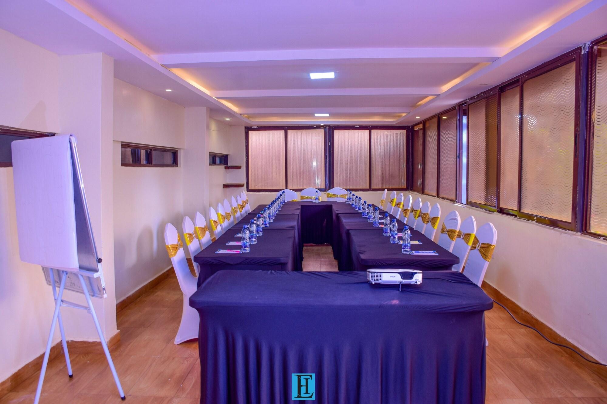Sala de Reuniones EBISA HOTEL MARSABIT
