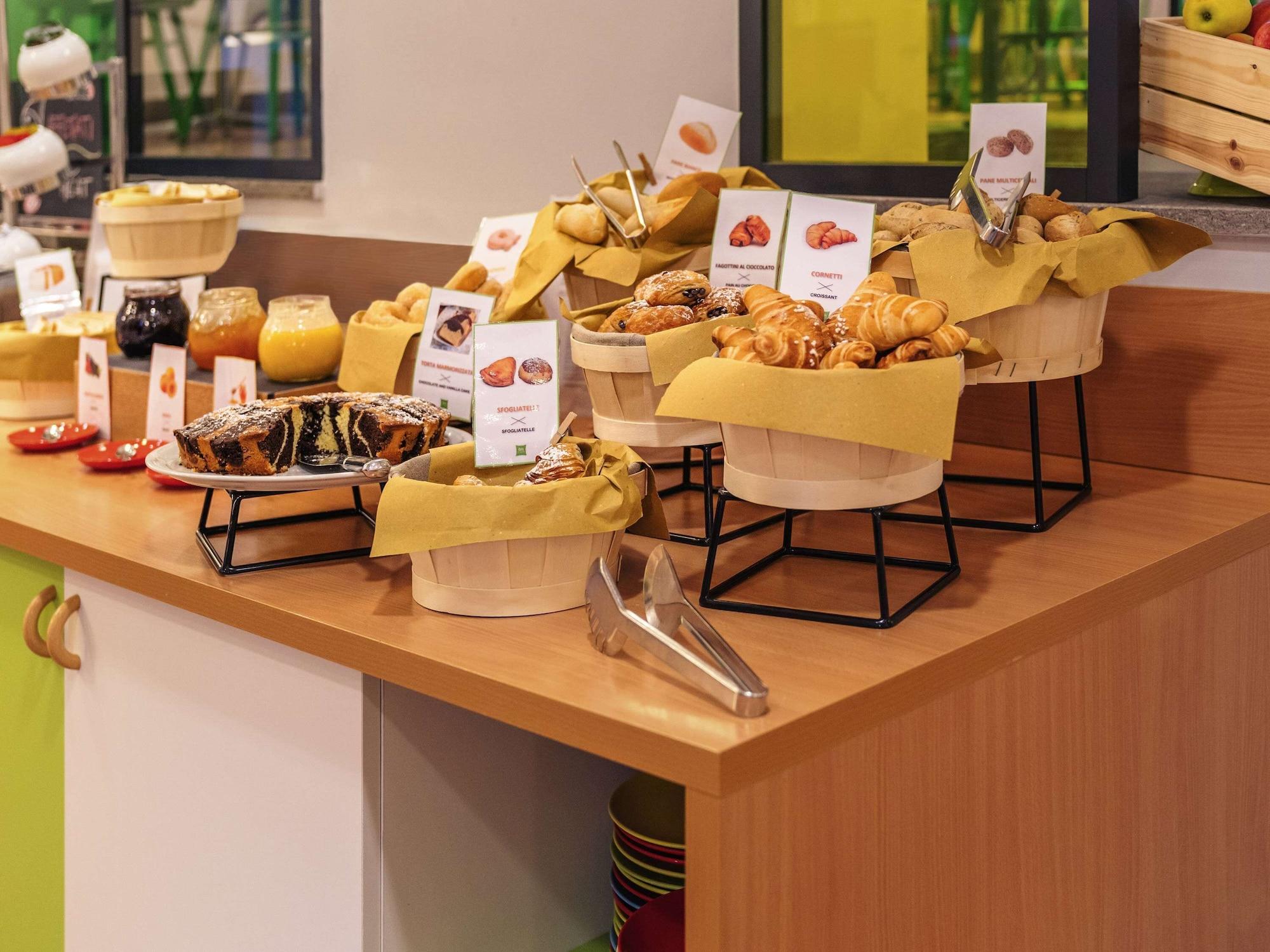 Restaurant ibis Styles Napoli Garibaldi