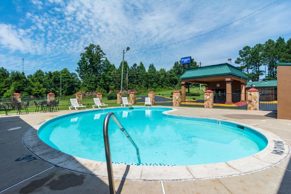 Vista Piscina Rodeway Inn Swainsboro