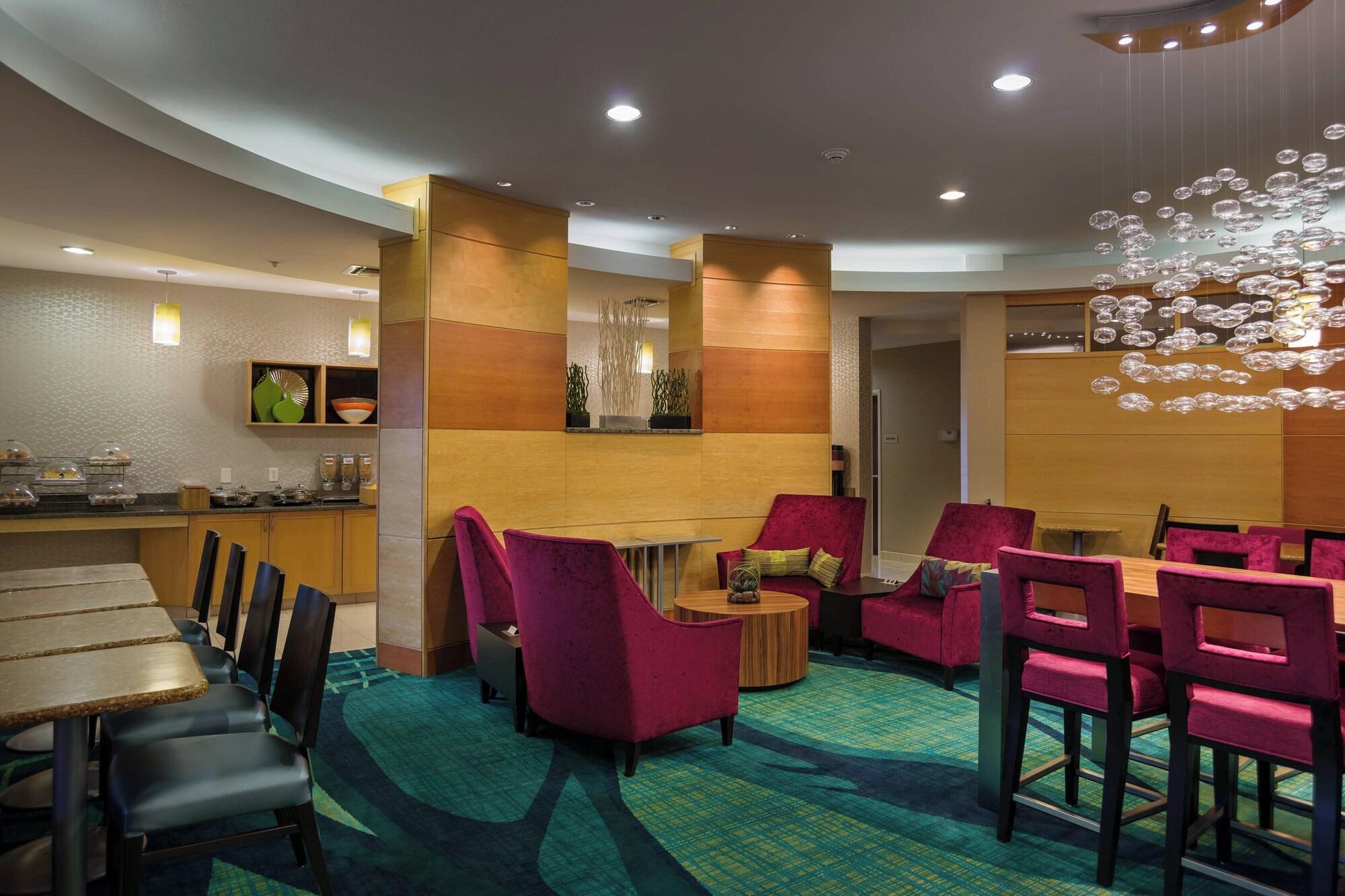 Vista Lobby SpringHill Suites by Marriott St. Petersburg Clearwater